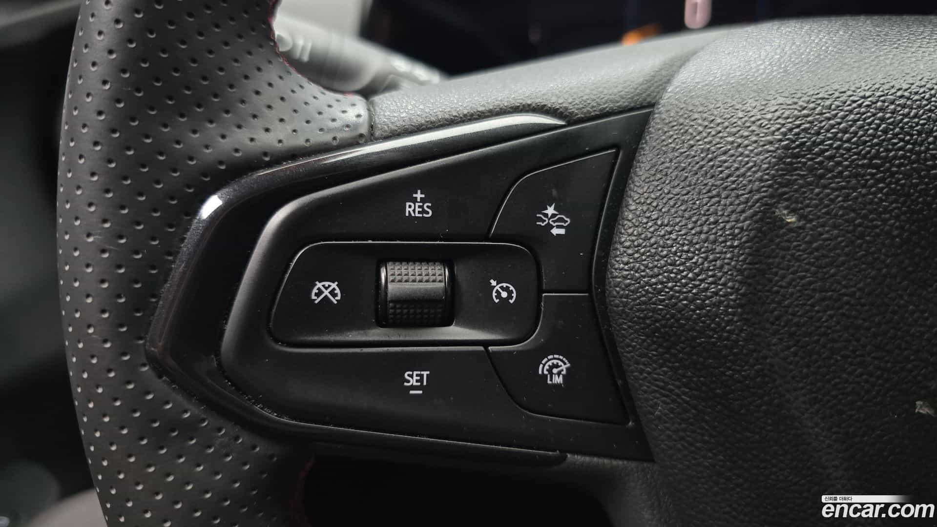Trax Chevrolet 2023.9-OPTION-042