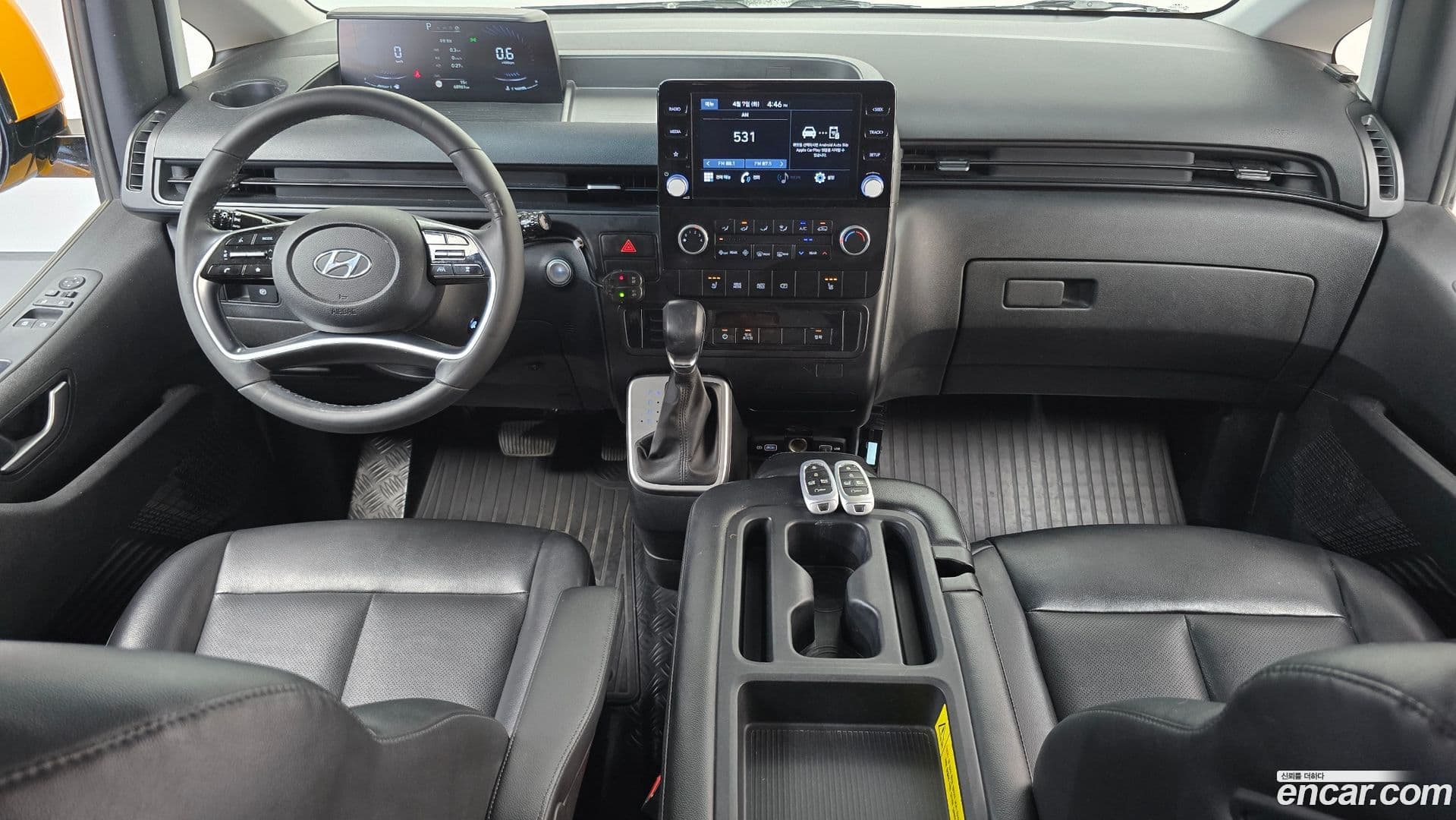 Main__Slider__Photo:Staria Hyundai 2022.0-6