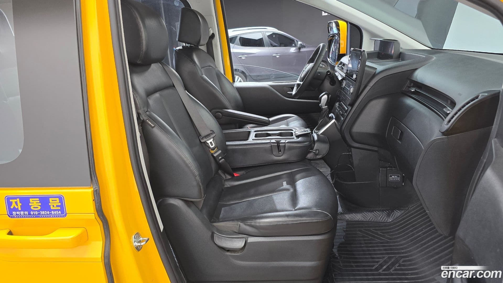 Main__Slider__Photo:Staria Hyundai 2022.0-10