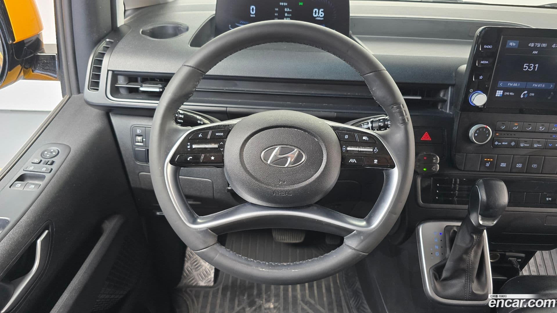 Main__Slider__Photo:Staria Hyundai 2022.0-11