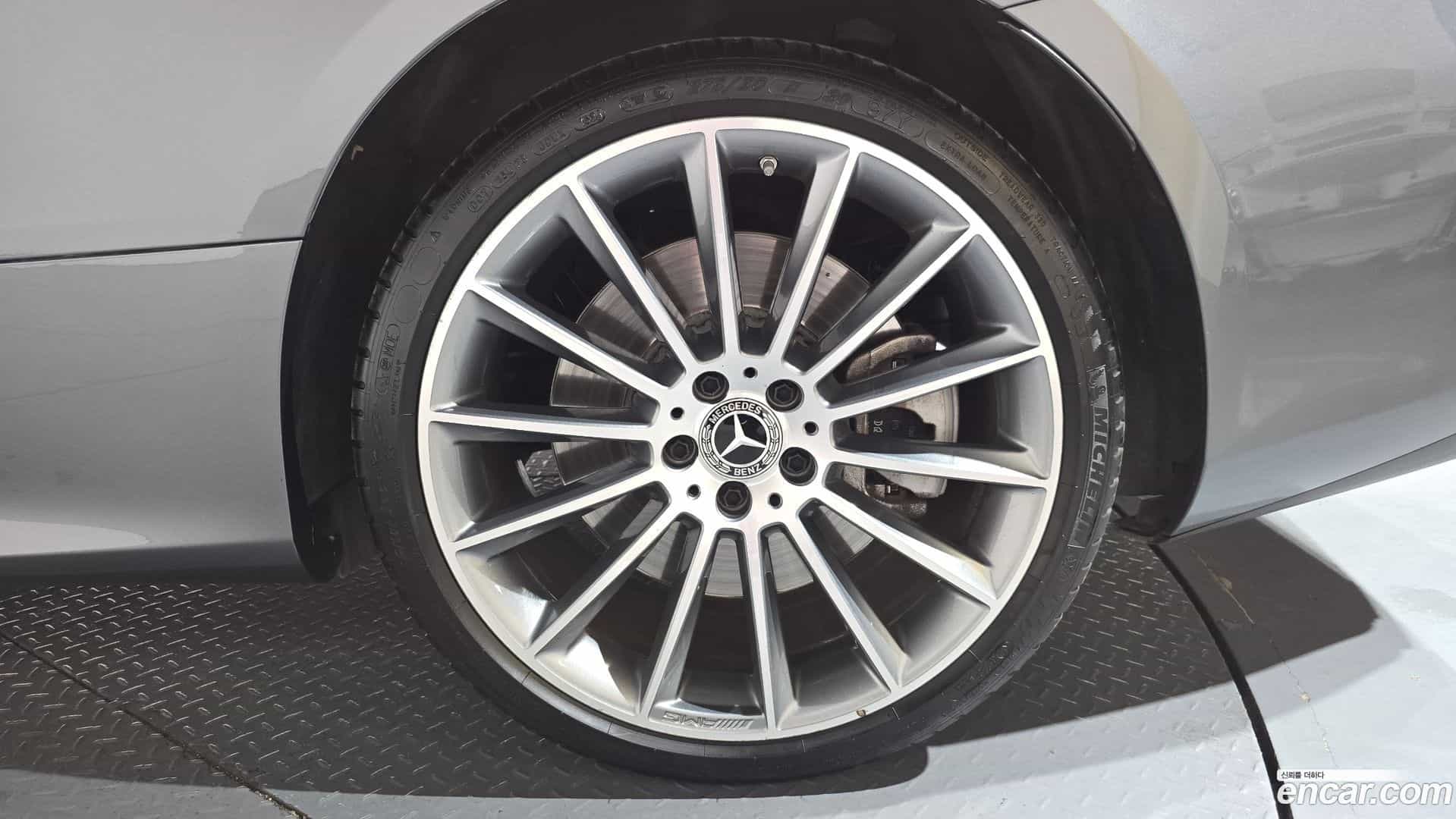 E-Class Mercedes-Benz 2020.8-OUTER-031