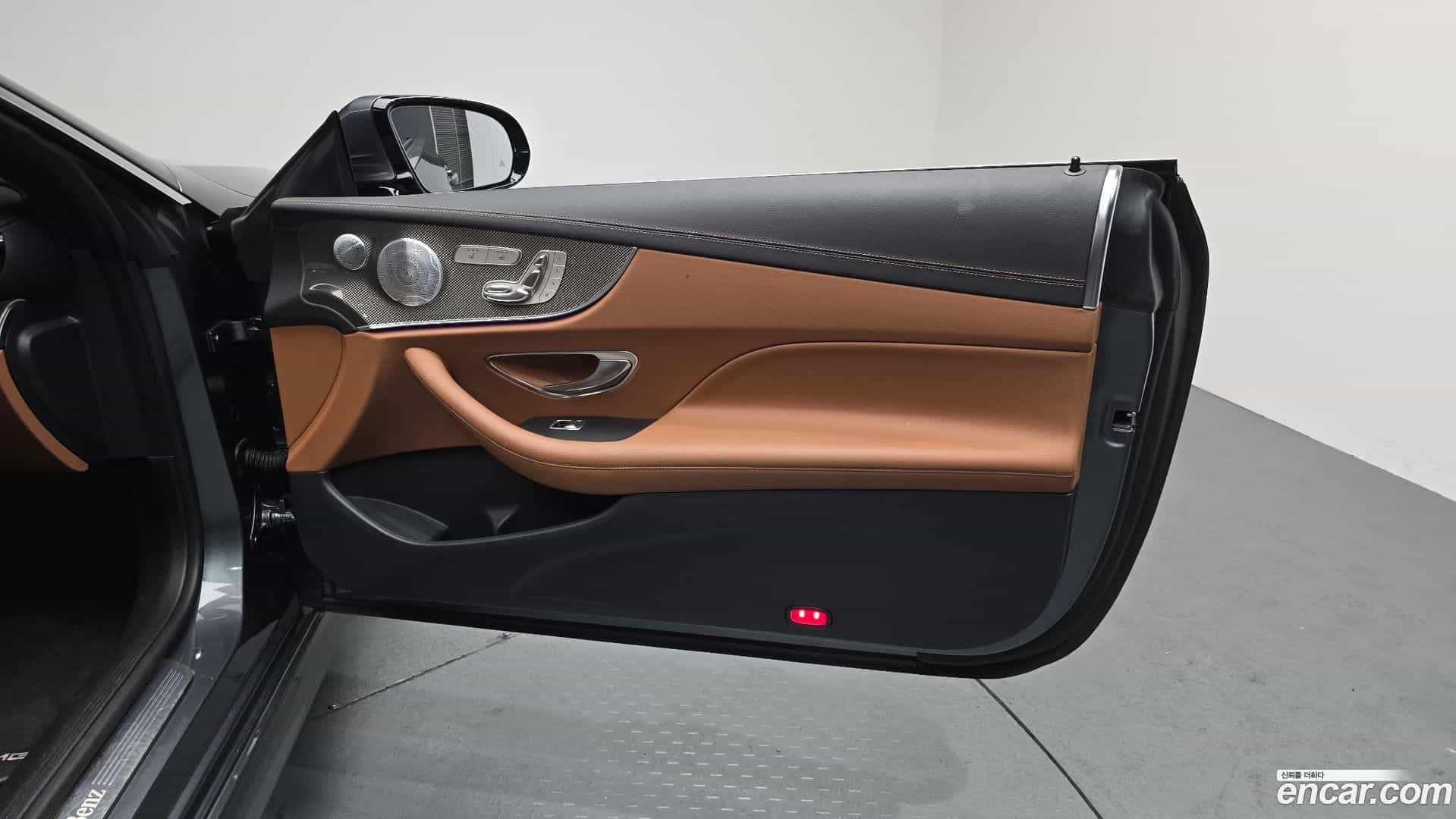 E-Class Mercedes-Benz 2020.8-INNER-035