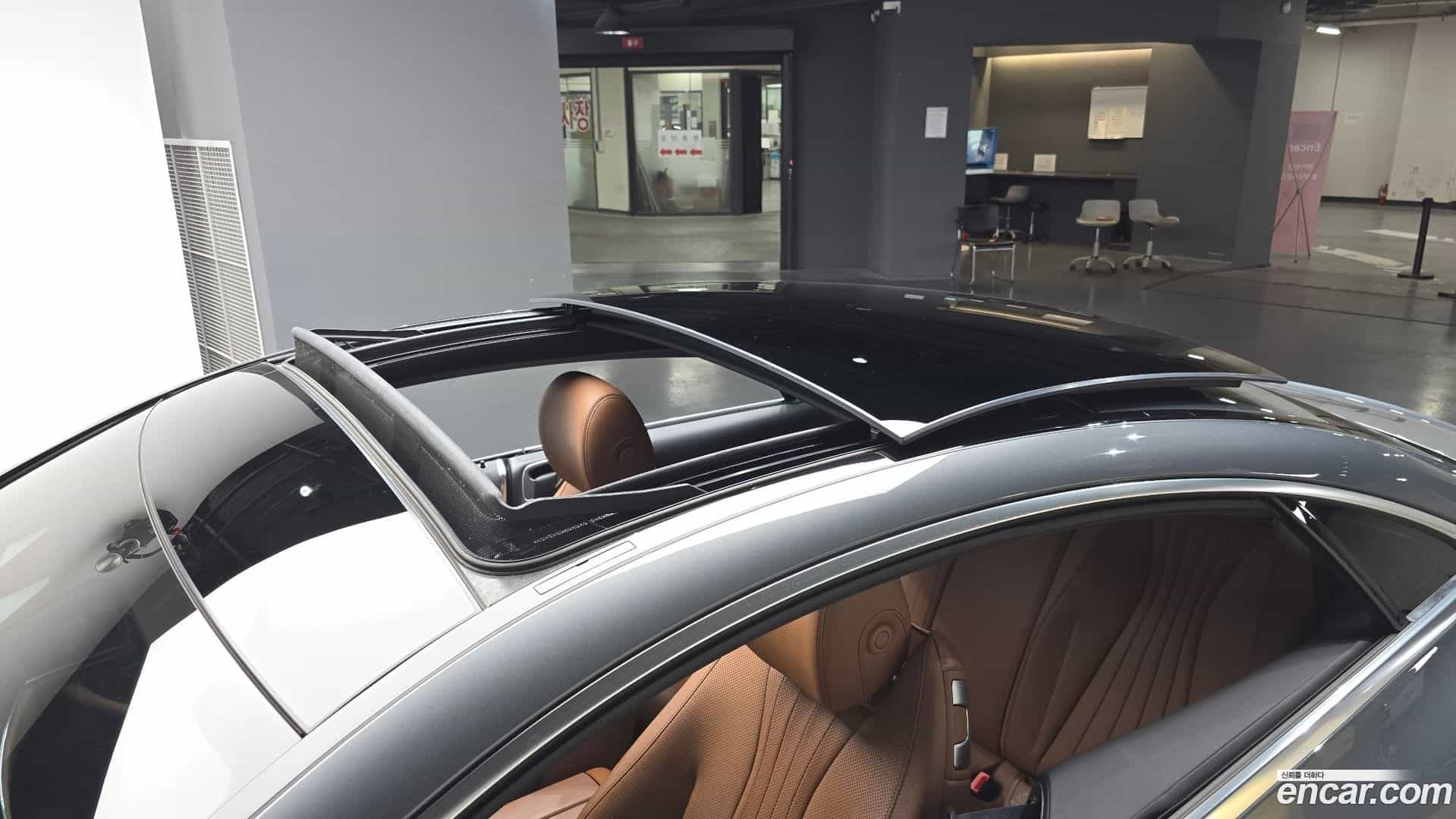E-Class Mercedes-Benz 2020.8-OPTION-042