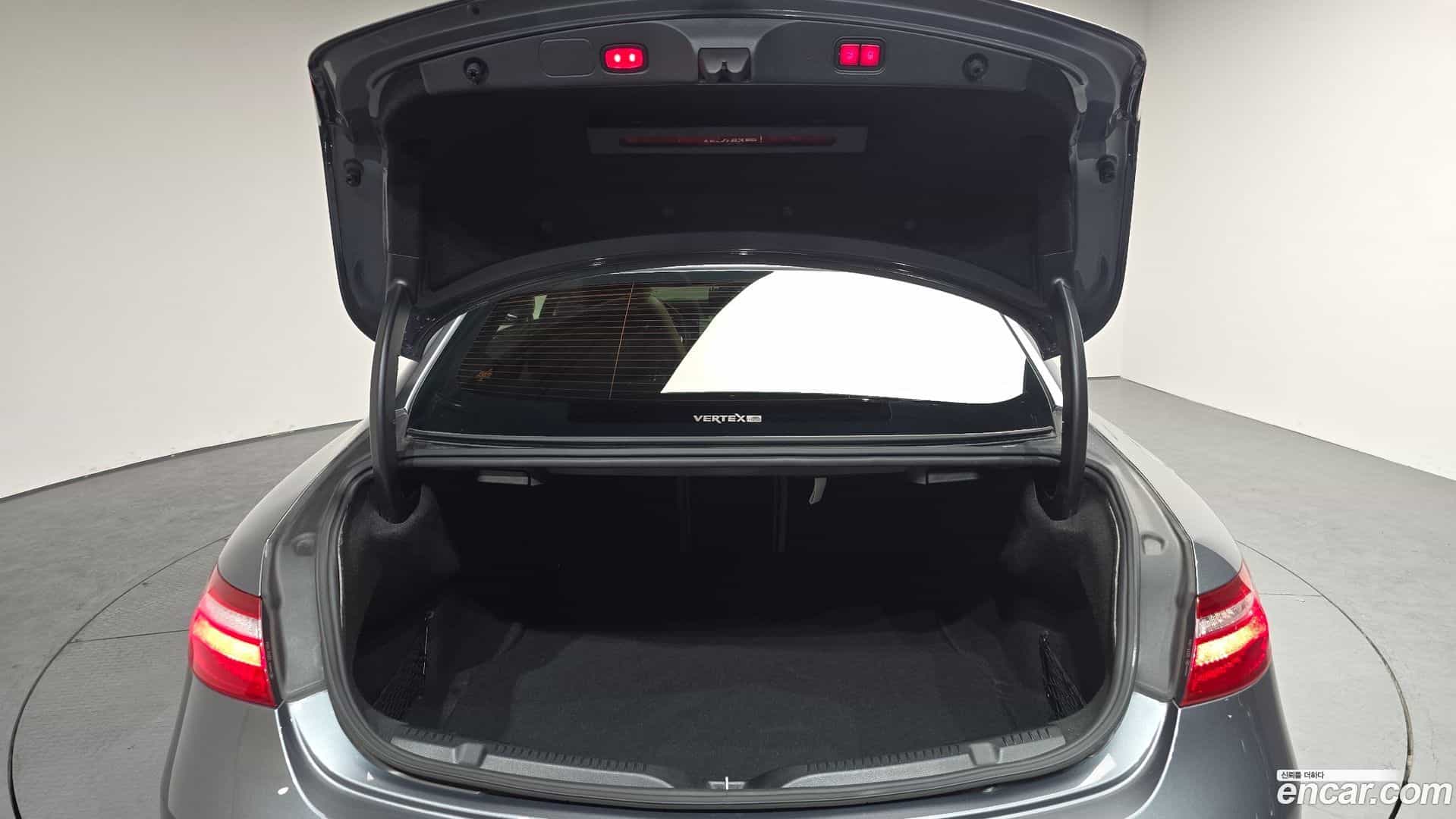 E-Class Mercedes-Benz 2020.8-OPTION-045