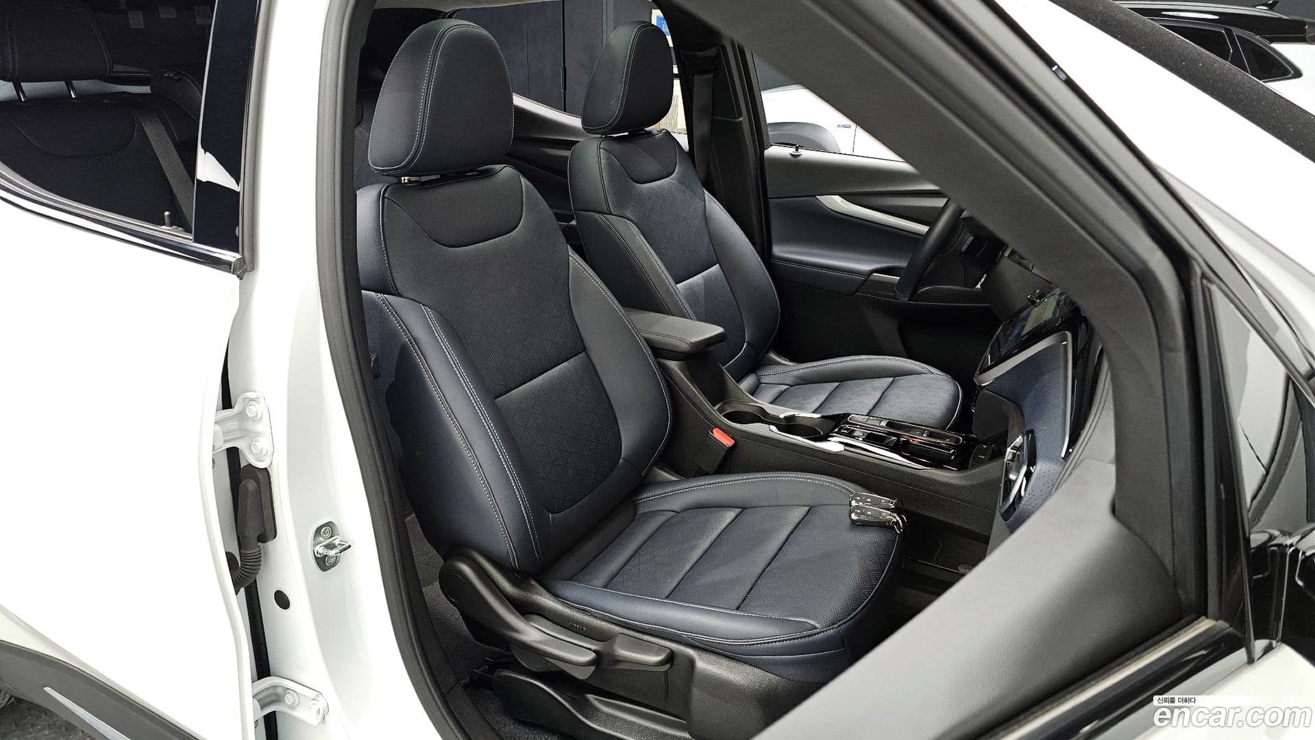 Main__Slider__Photo:볼트 EUV Chevrolet 2022.11-9