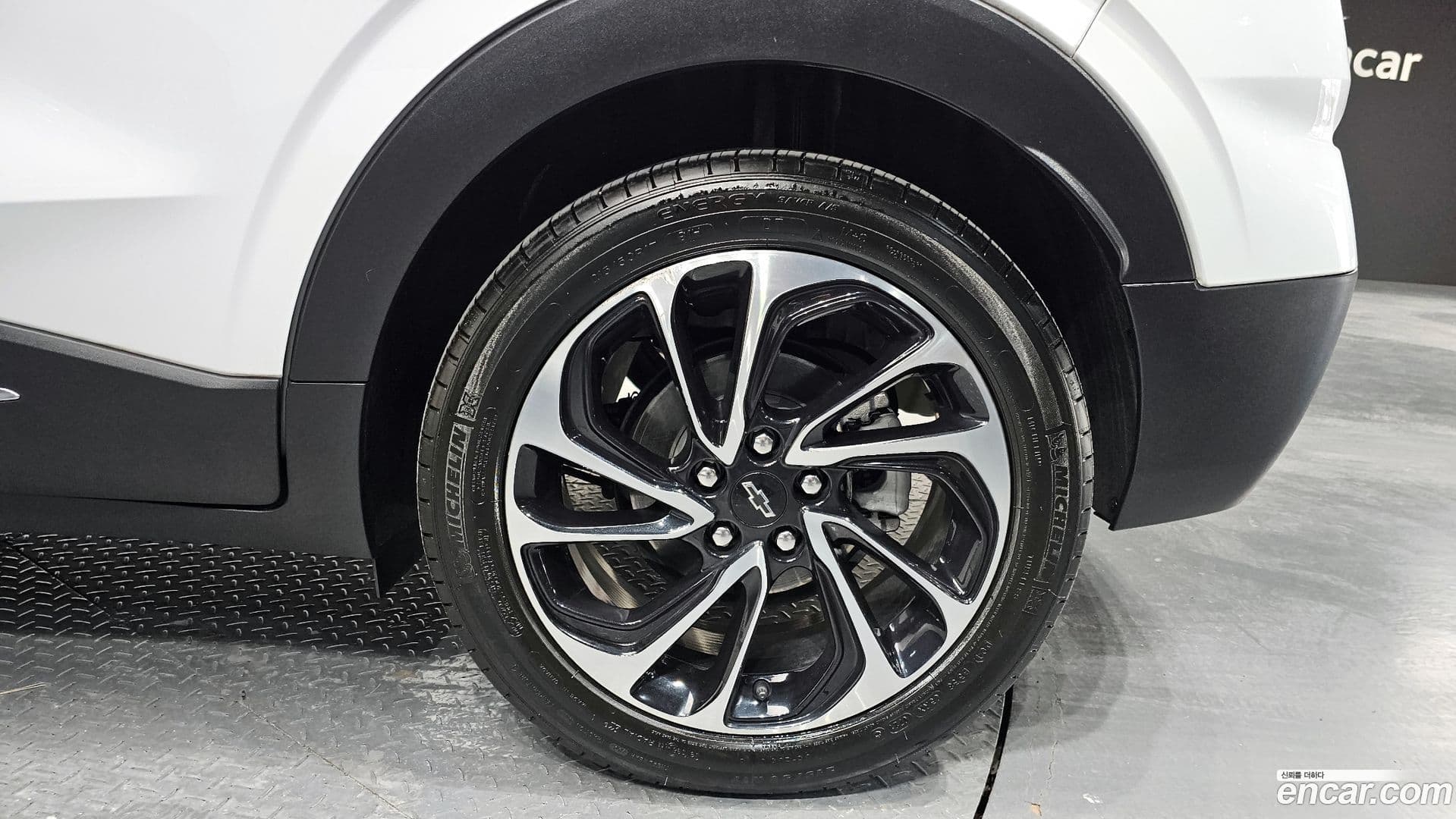 Main__Slider__Photo:볼트 EUV Chevrolet 2022.11-20