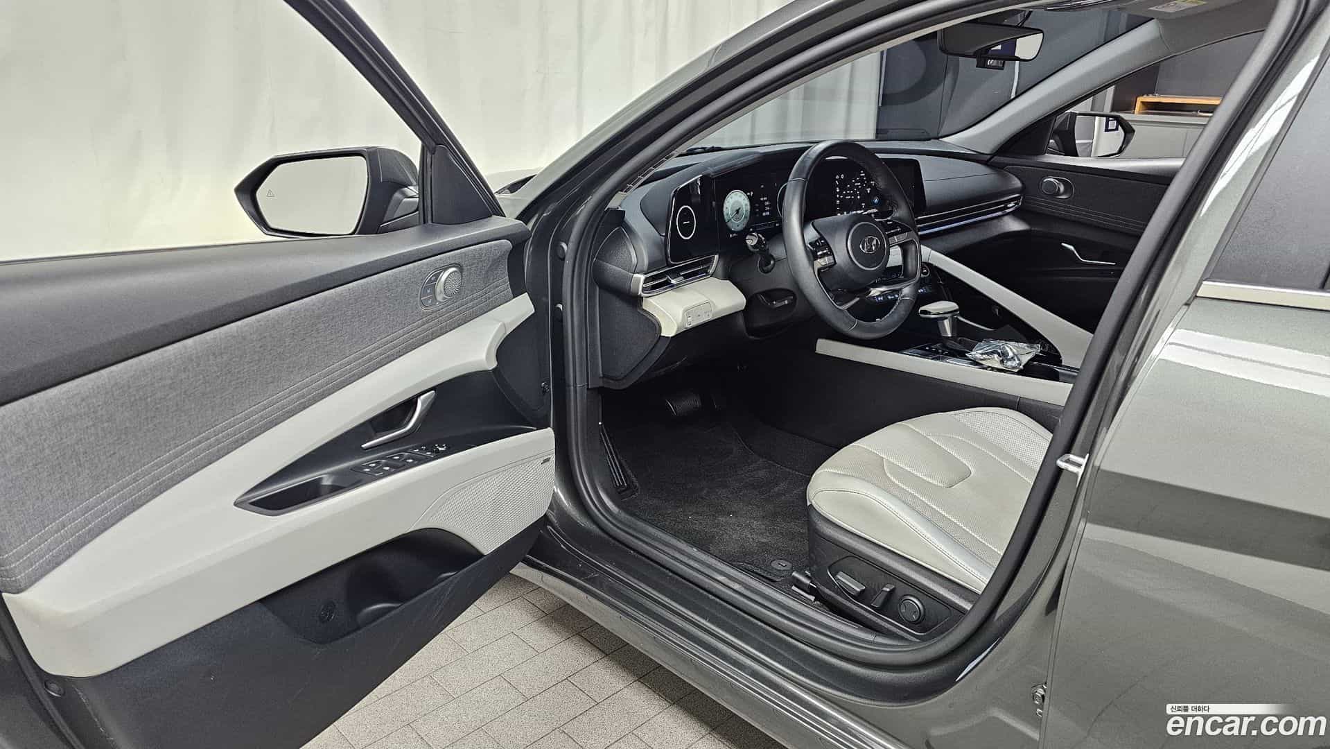 AVANTE Hyundai 2021.2-INNER-010