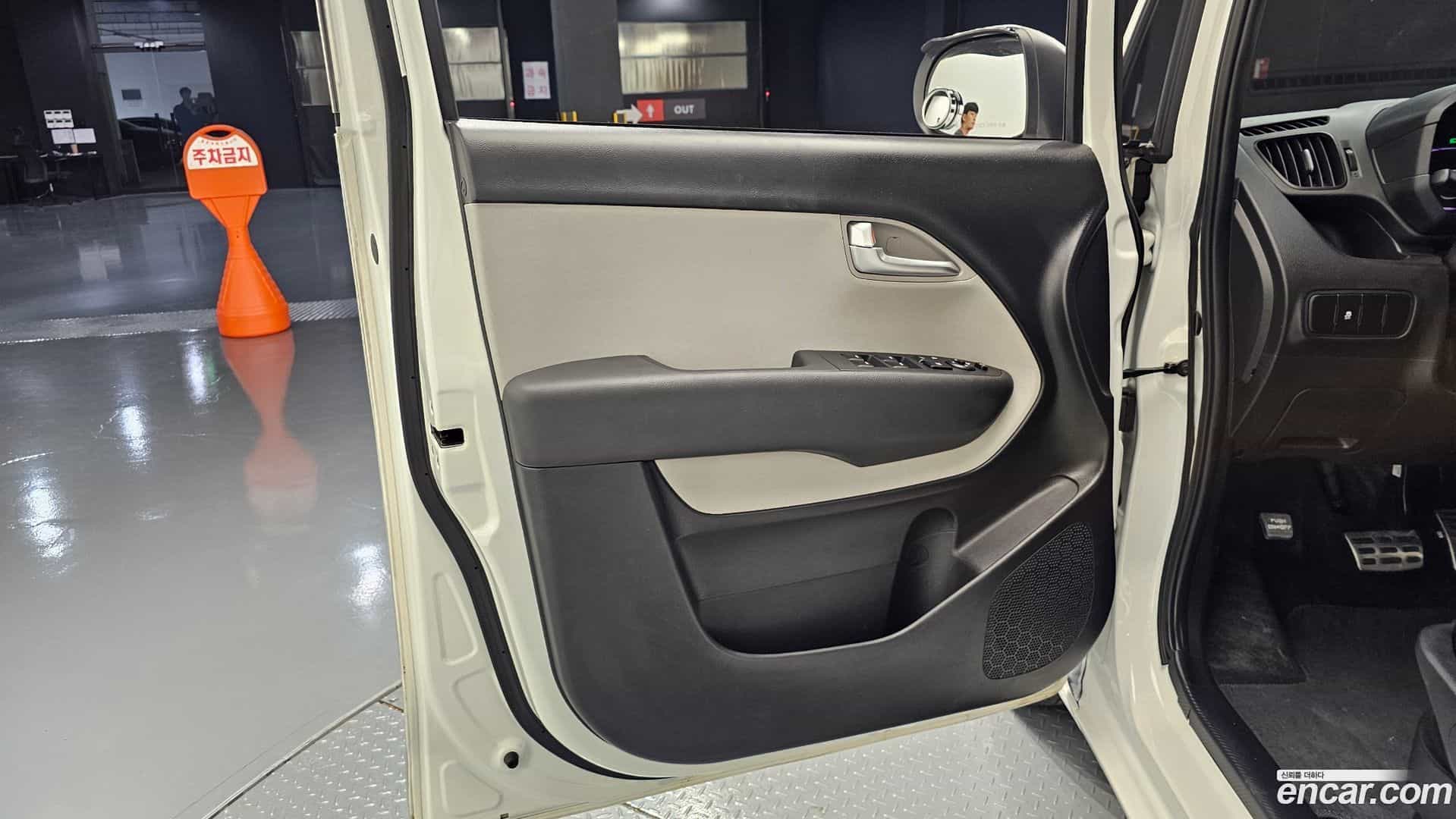 RAY Kia 2023.3-INNER-034