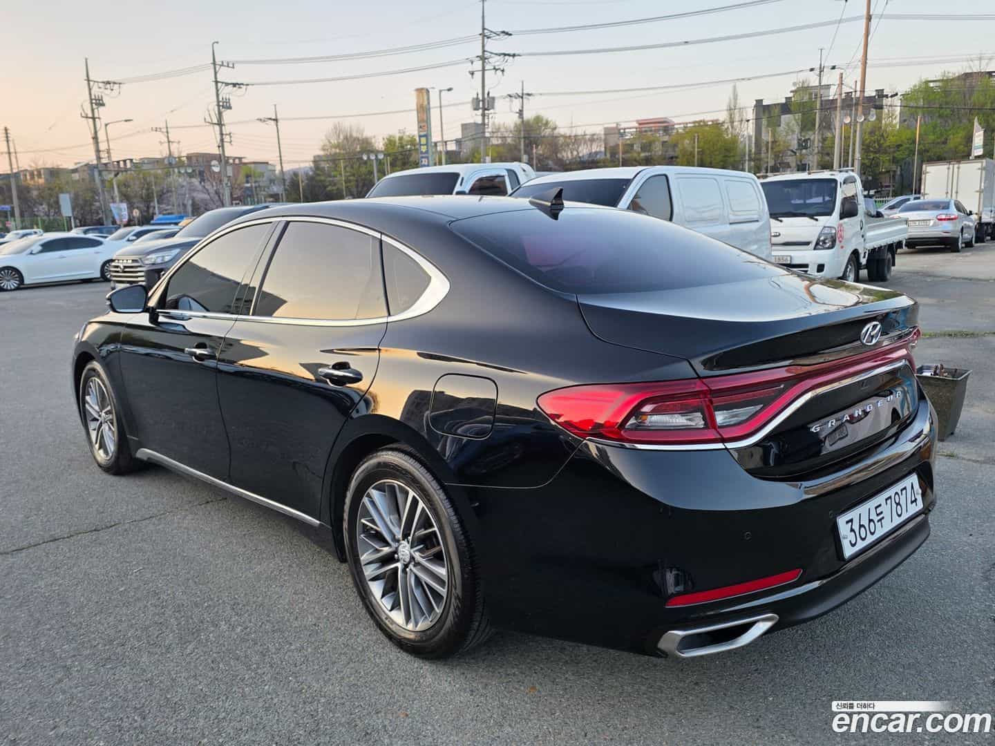 Grandeur Hyundai 2017.1-INNER-007