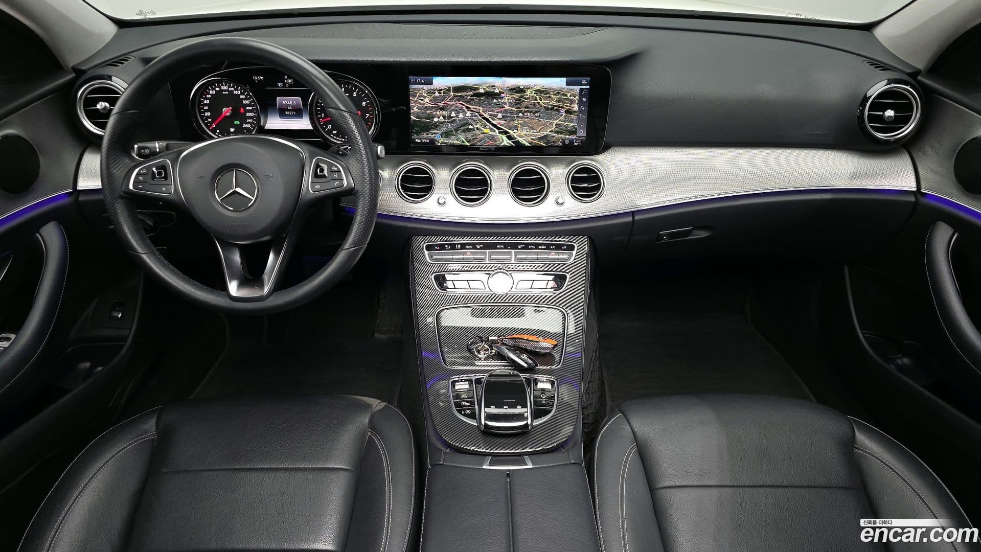 Main__Slider__Photo:E-Class Mercedes-Benz 2018.5-6