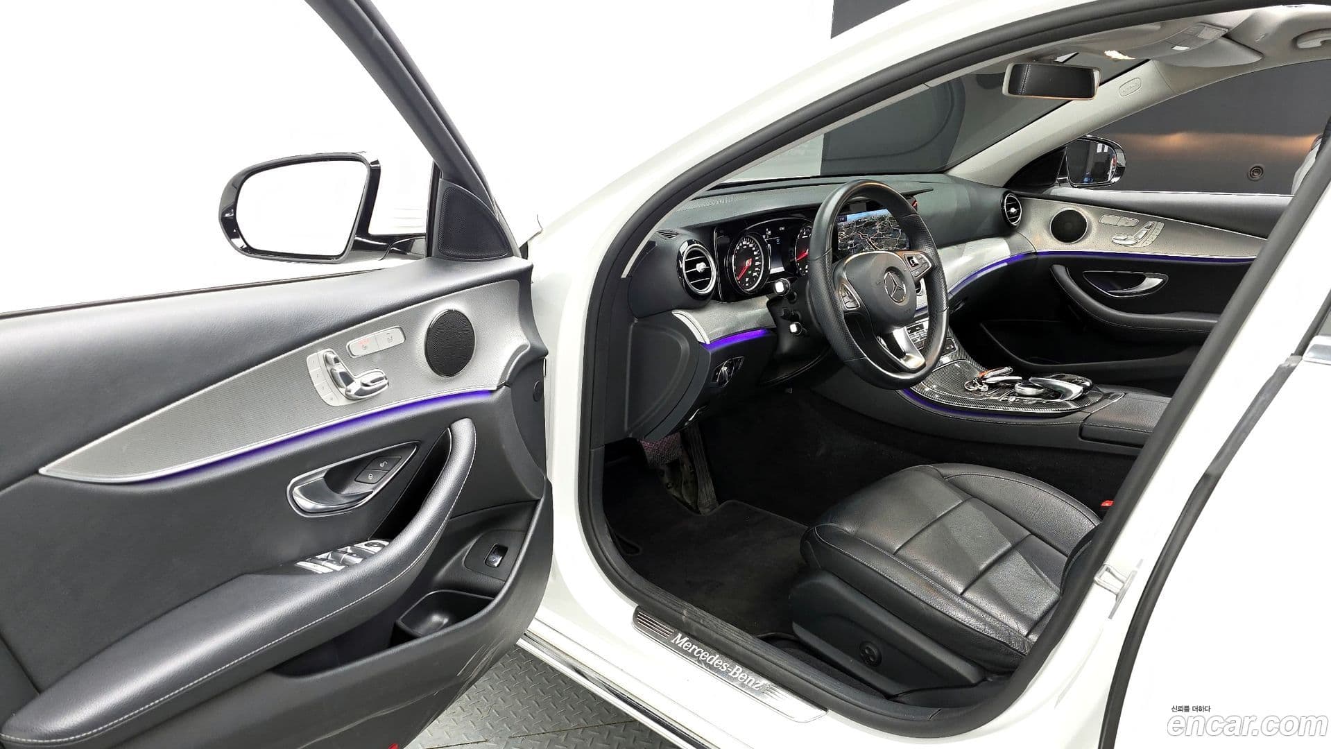 Main__Slider__Photo:E-Class Mercedes-Benz 2018.5-9