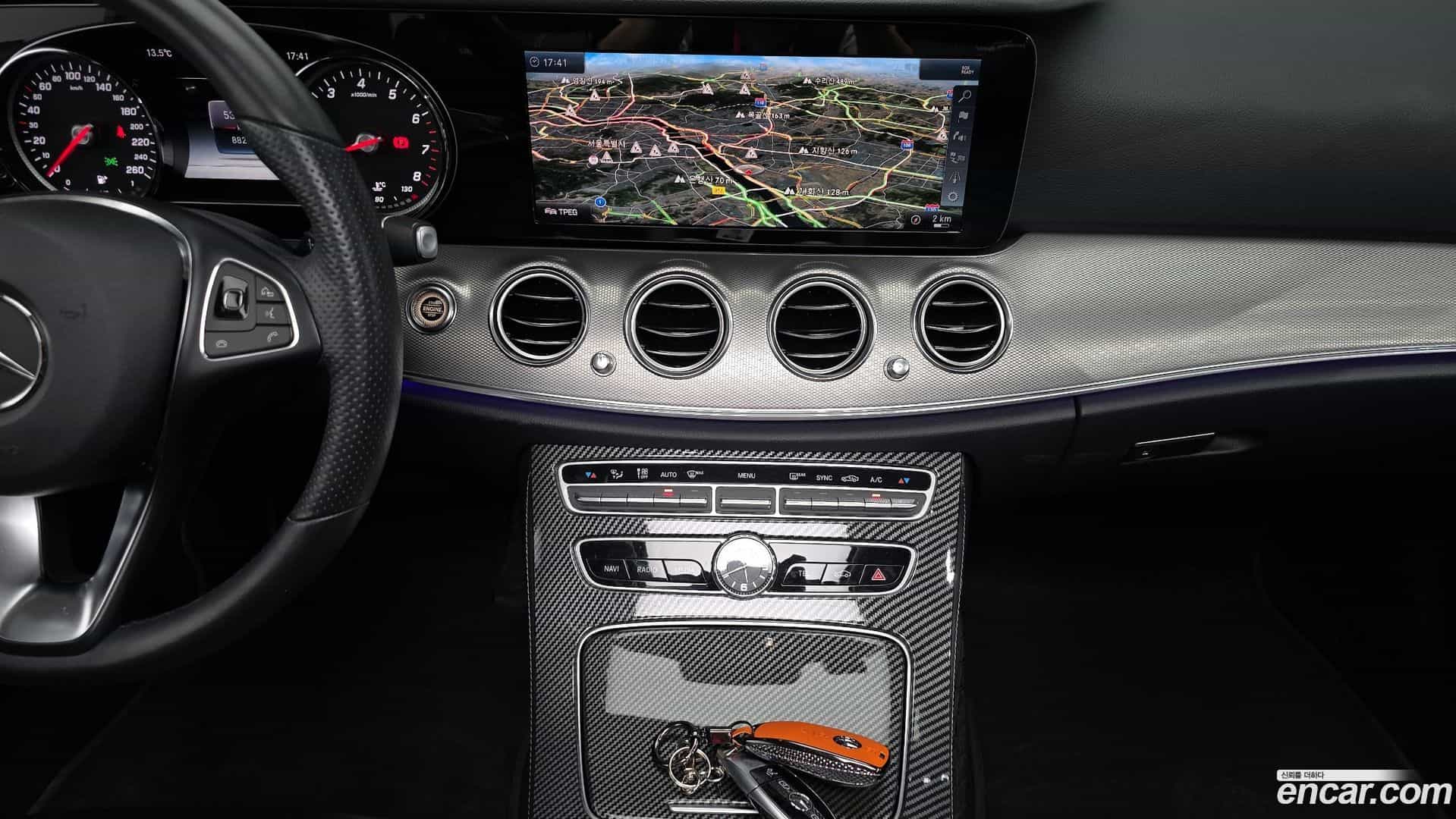 E-Class Mercedes-Benz 2018.5-OPTION-018
