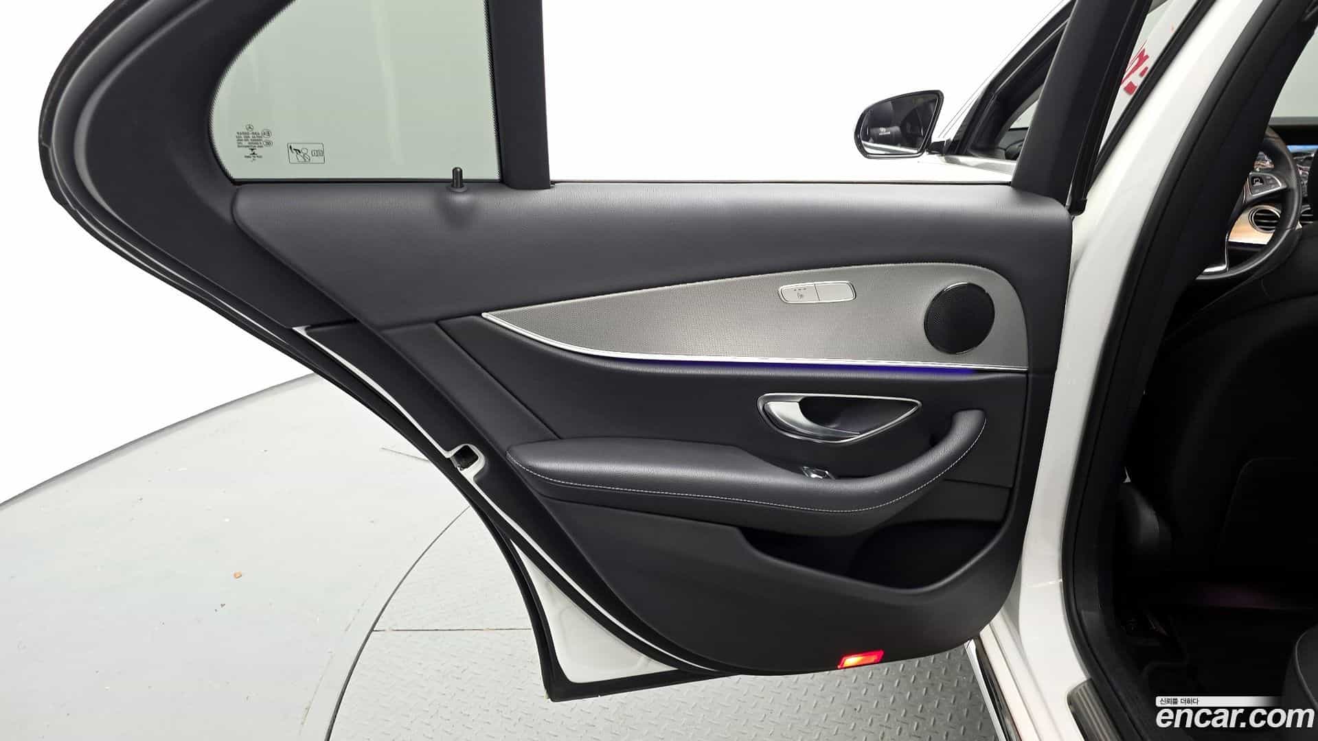 E-Class Mercedes-Benz 2018.5-INNER-035
