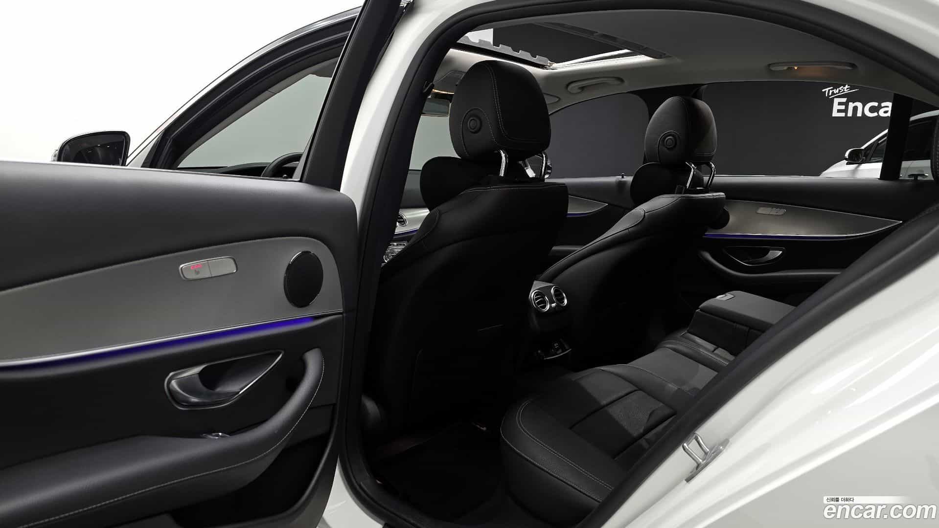 E-Class Mercedes-Benz 2018.5-INNER-036