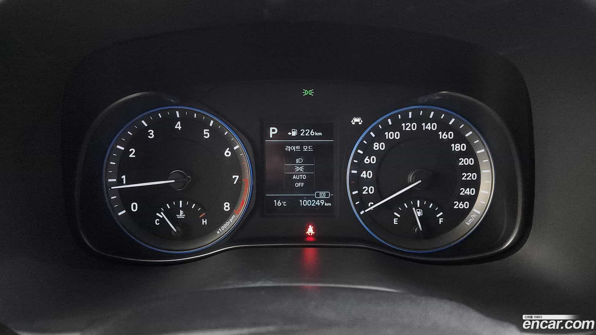 Kona Hyundai 2019.10-INNER-008