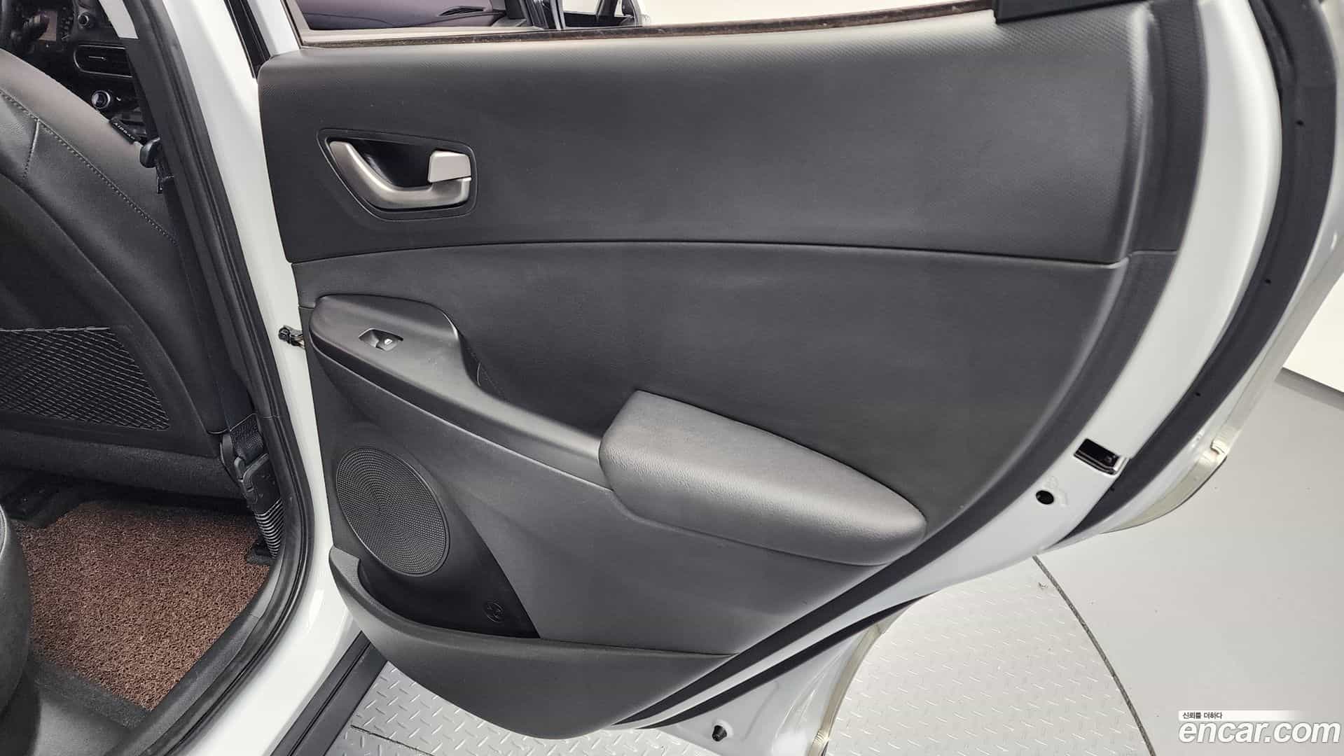 Kona Hyundai 2019.10-INNER-035