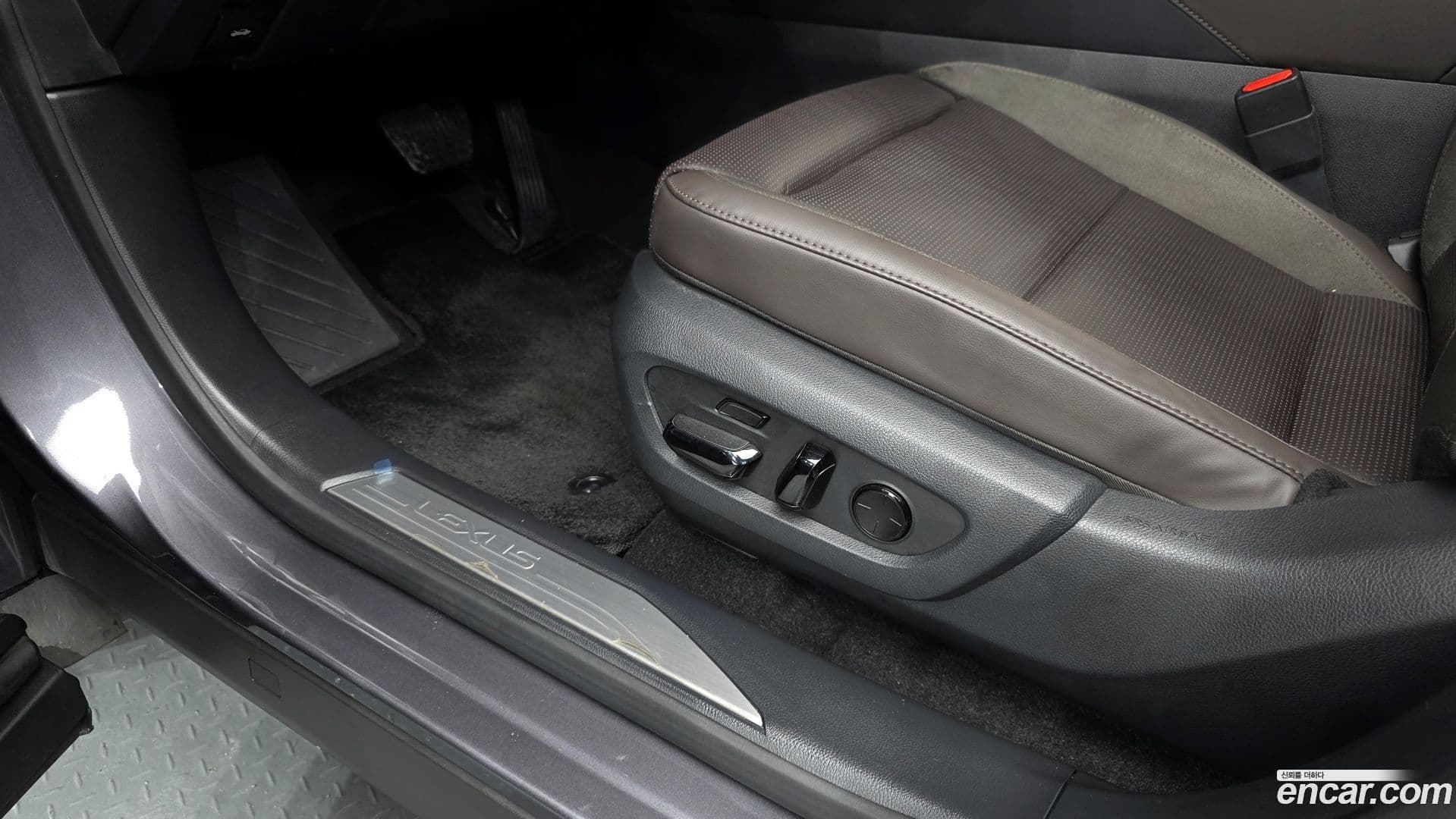 Main__Slider__Photo:RX Lexus 2024.4-29