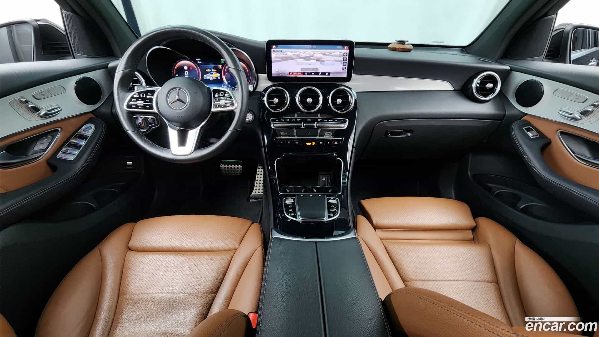 GLC-Class Mercedes-Benz 2021.2-INNER-007