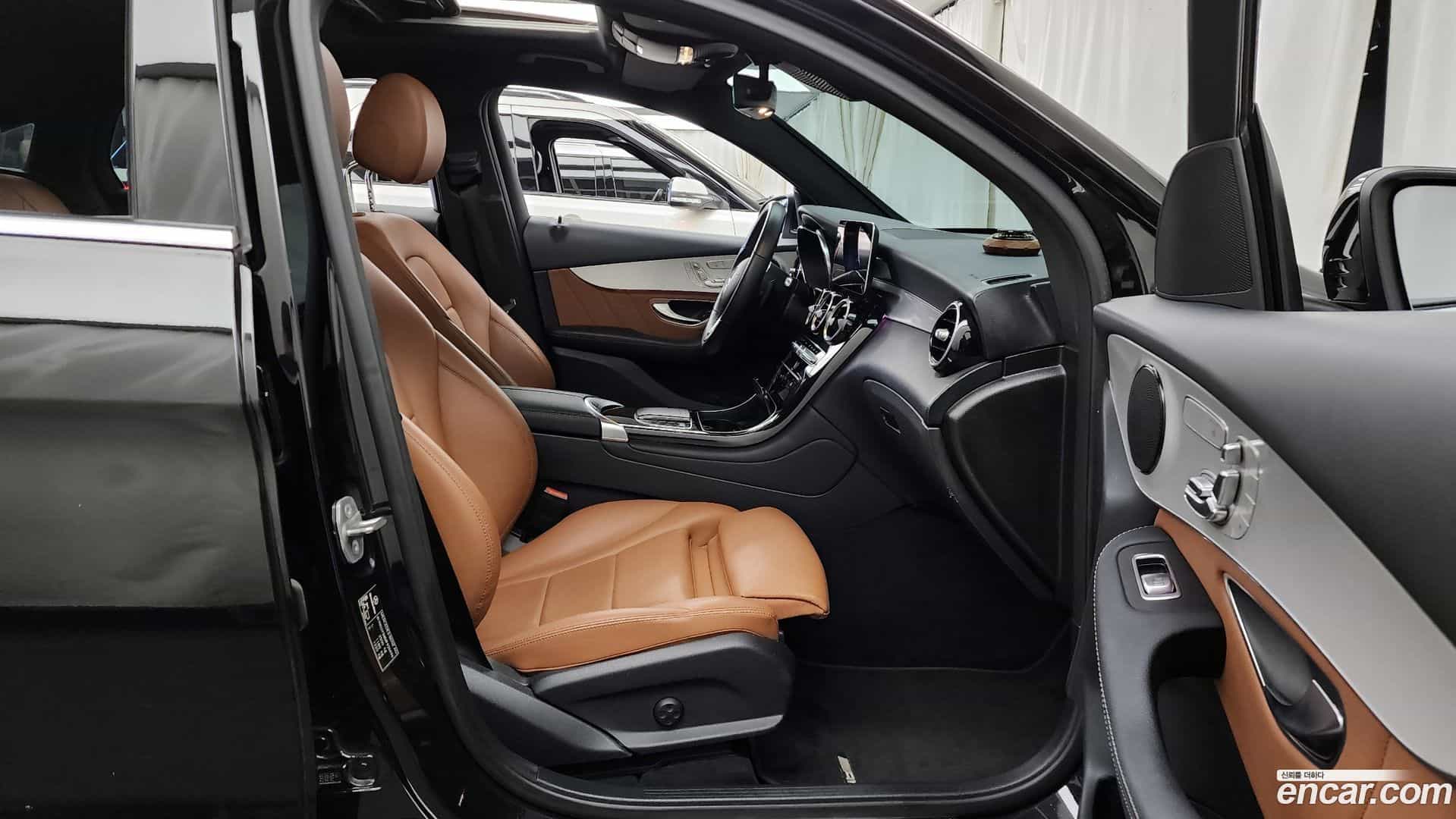 GLC-Class Mercedes-Benz 2021.2-OPTION-015