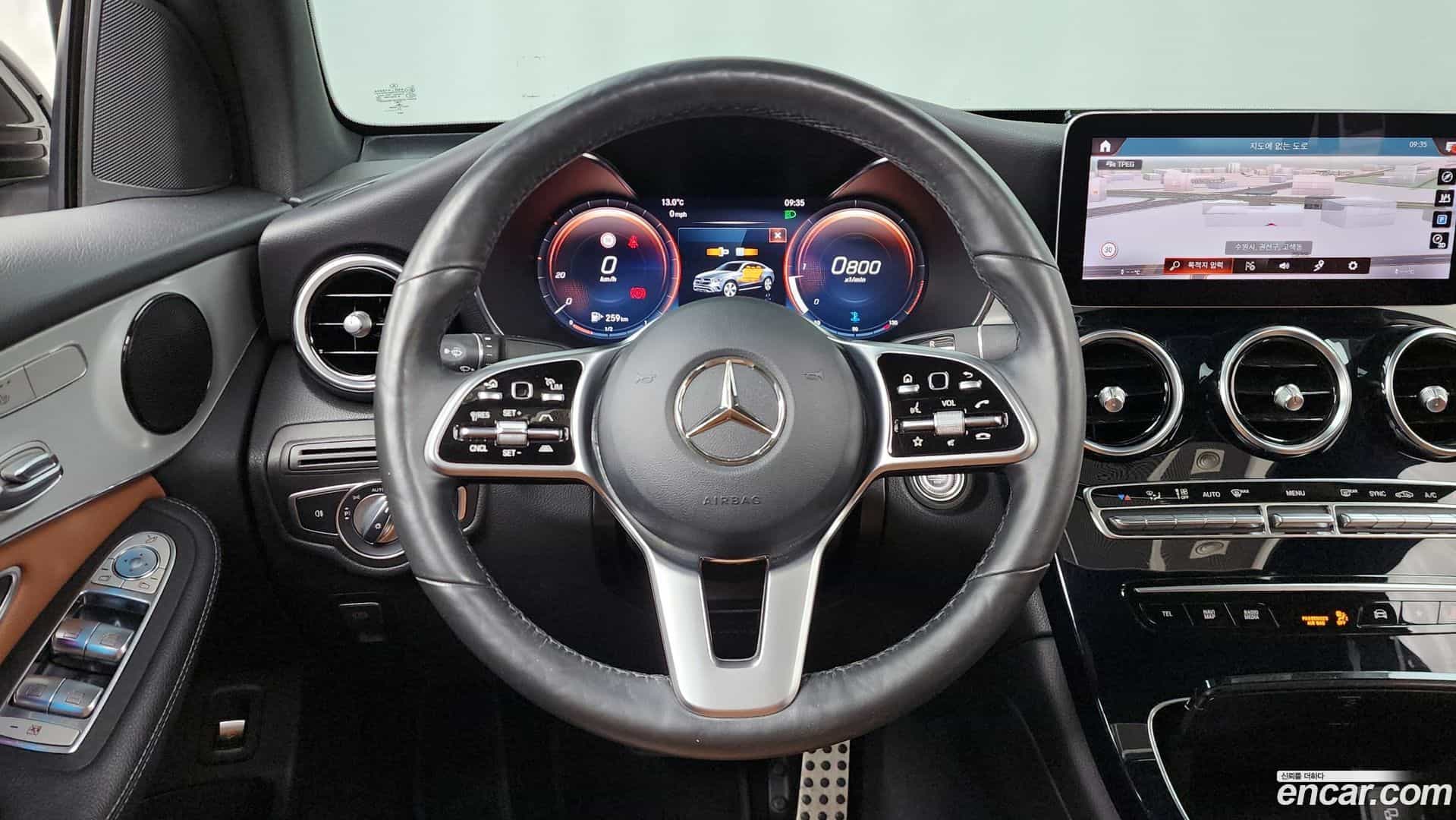 GLC-Class Mercedes-Benz 2021.2-OPTION-017