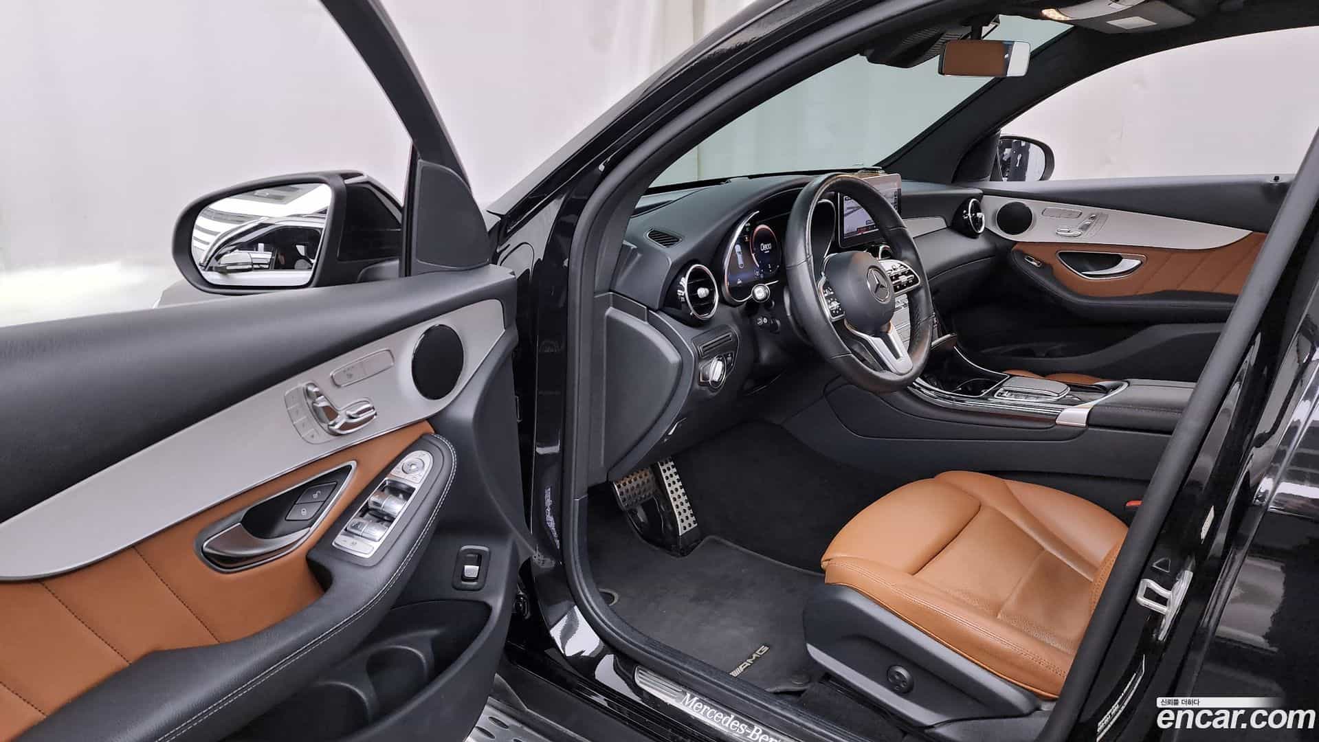GLC-Class Mercedes-Benz 2021.2-INNER-035