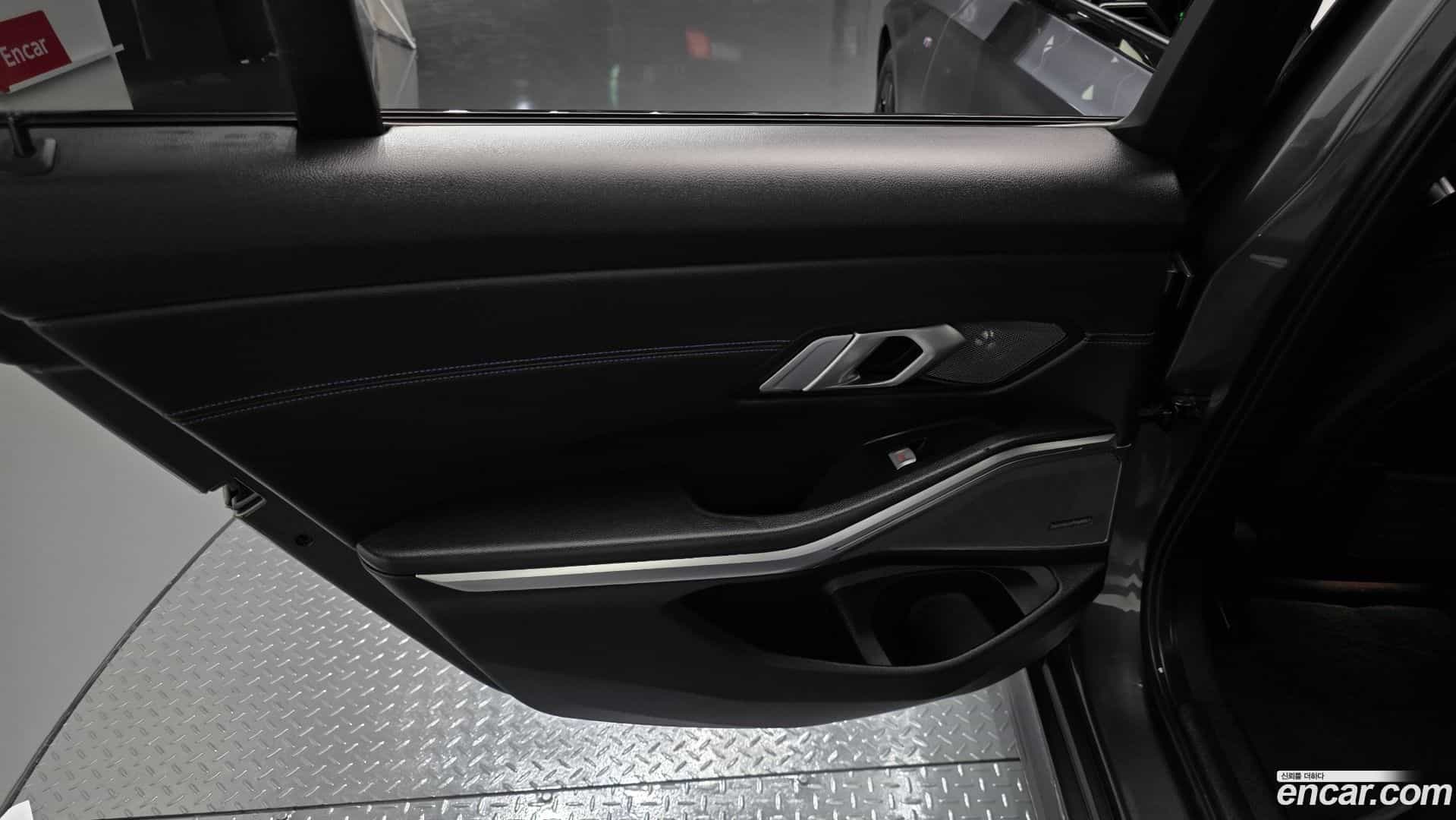 3-Series BMW 2021.3-INNER-035