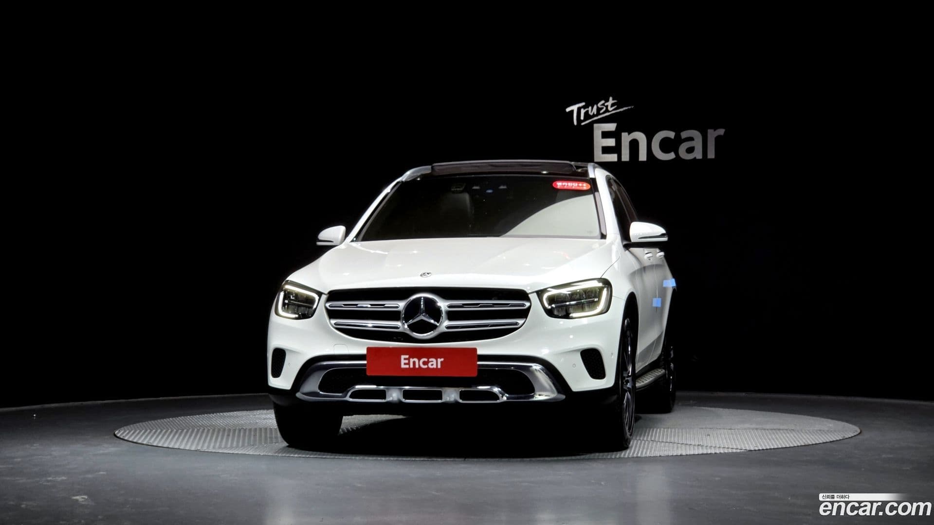 Main__Slider__Photo:GLC-Class Mercedes-Benz 2020.3-2