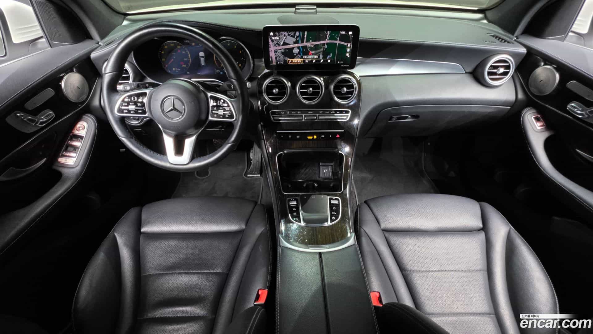 GLC-Class Mercedes-Benz 2020.3-INNER-007