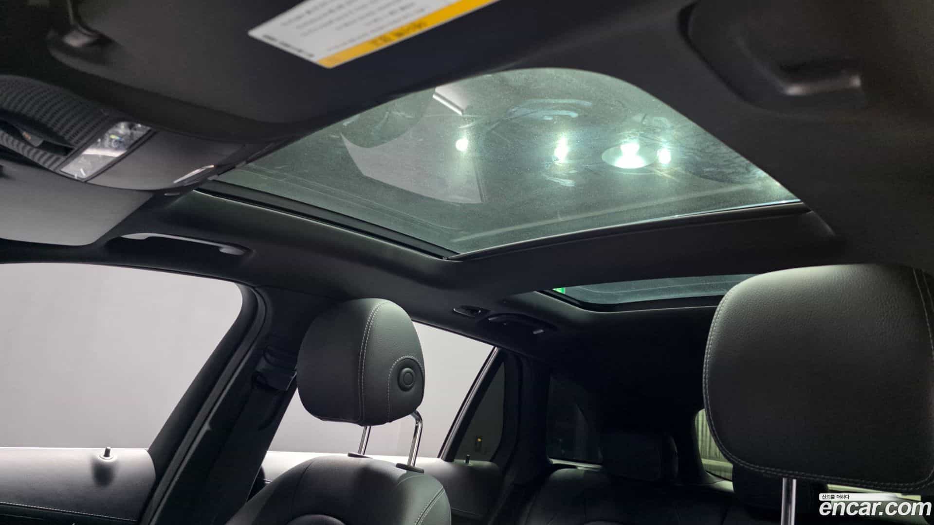 GLC-Class Mercedes-Benz 2020.3-OPTION-022