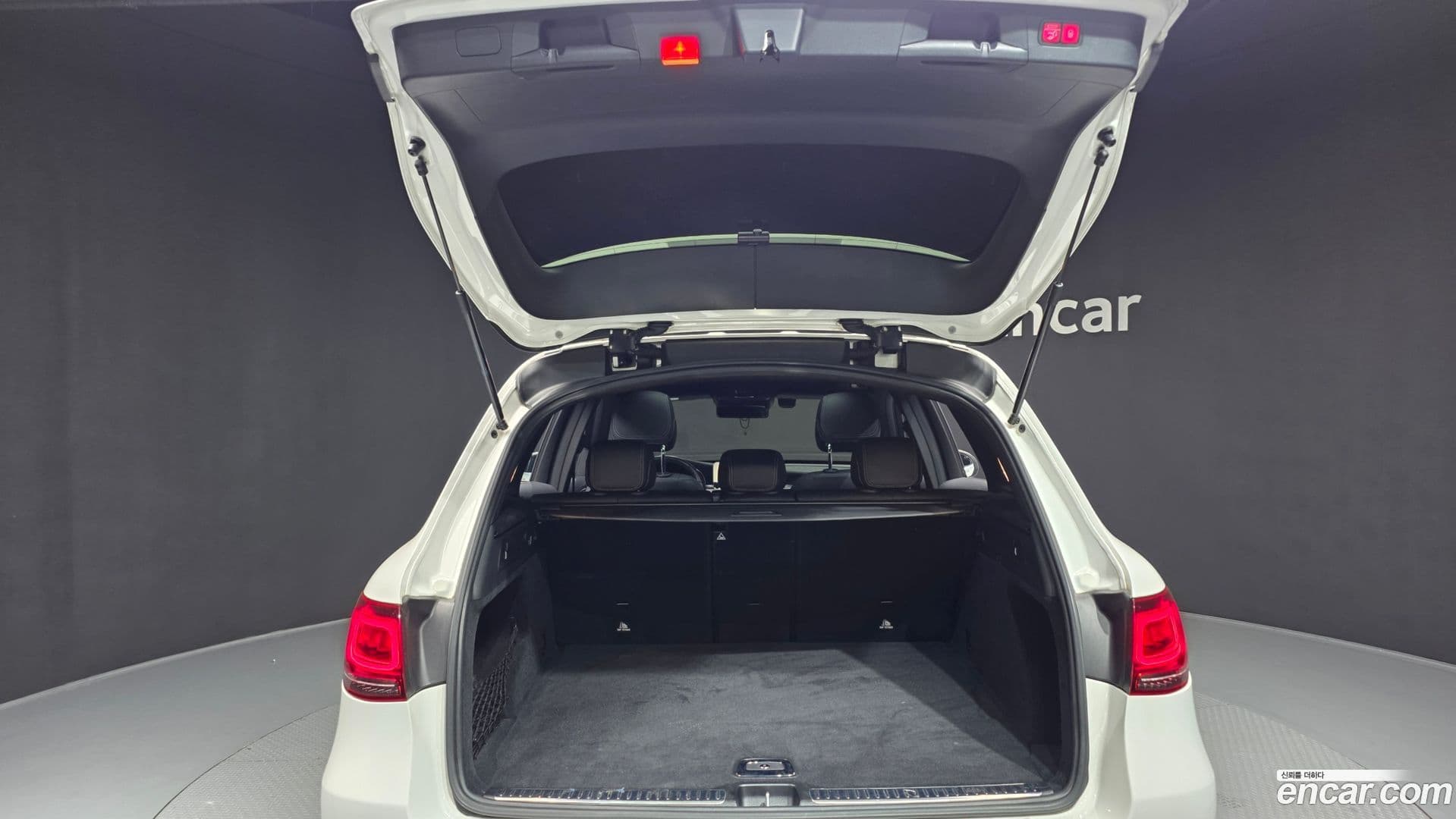 Main__Slider__Photo:GLC-Class Mercedes-Benz 2020.3-19