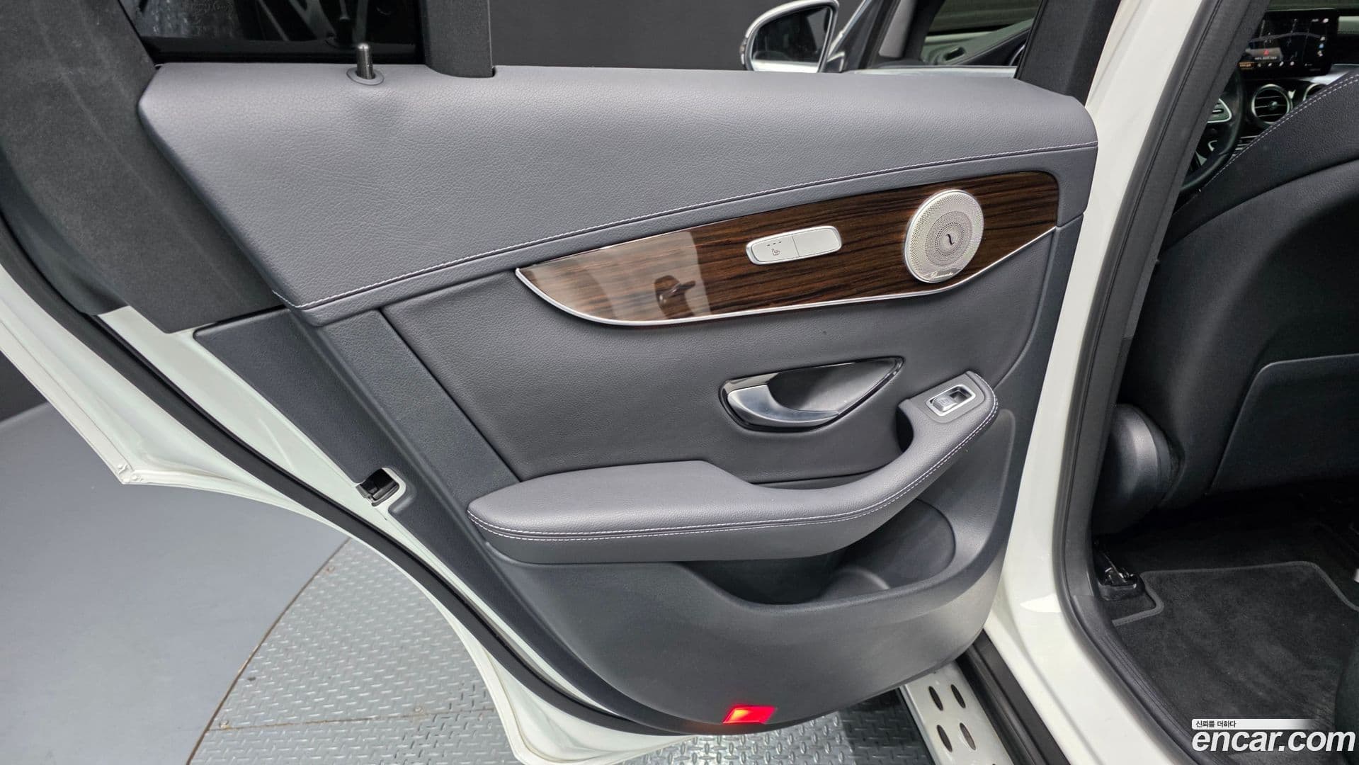 Main__Slider__Photo:GLC-Class Mercedes-Benz 2020.3-24