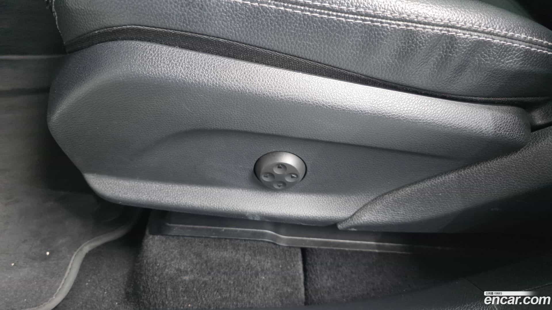 GLC-Class Mercedes-Benz 2020.3-OPTION-049