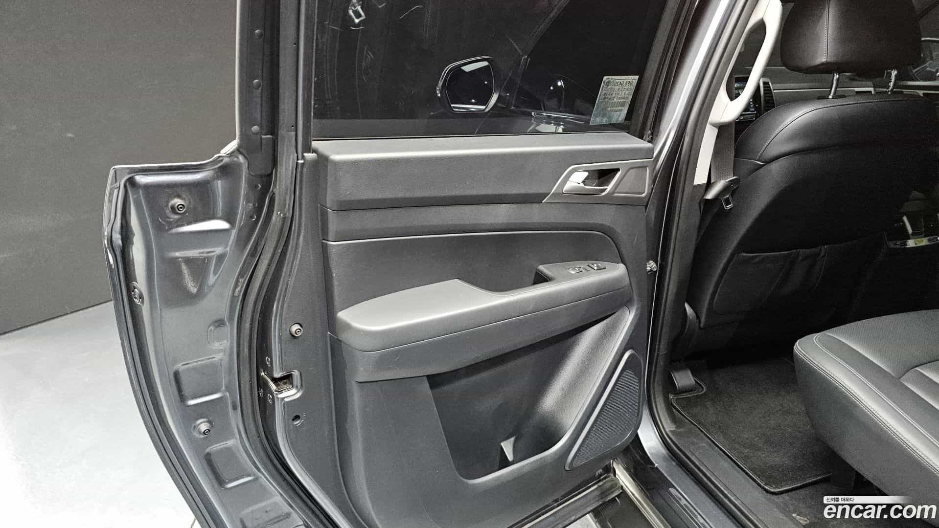 Rexton KG Mobility 2018.11-INNER-035