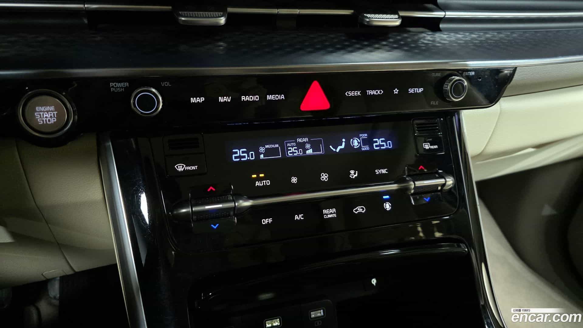 Canival Kia 2023.2-OPTION-042