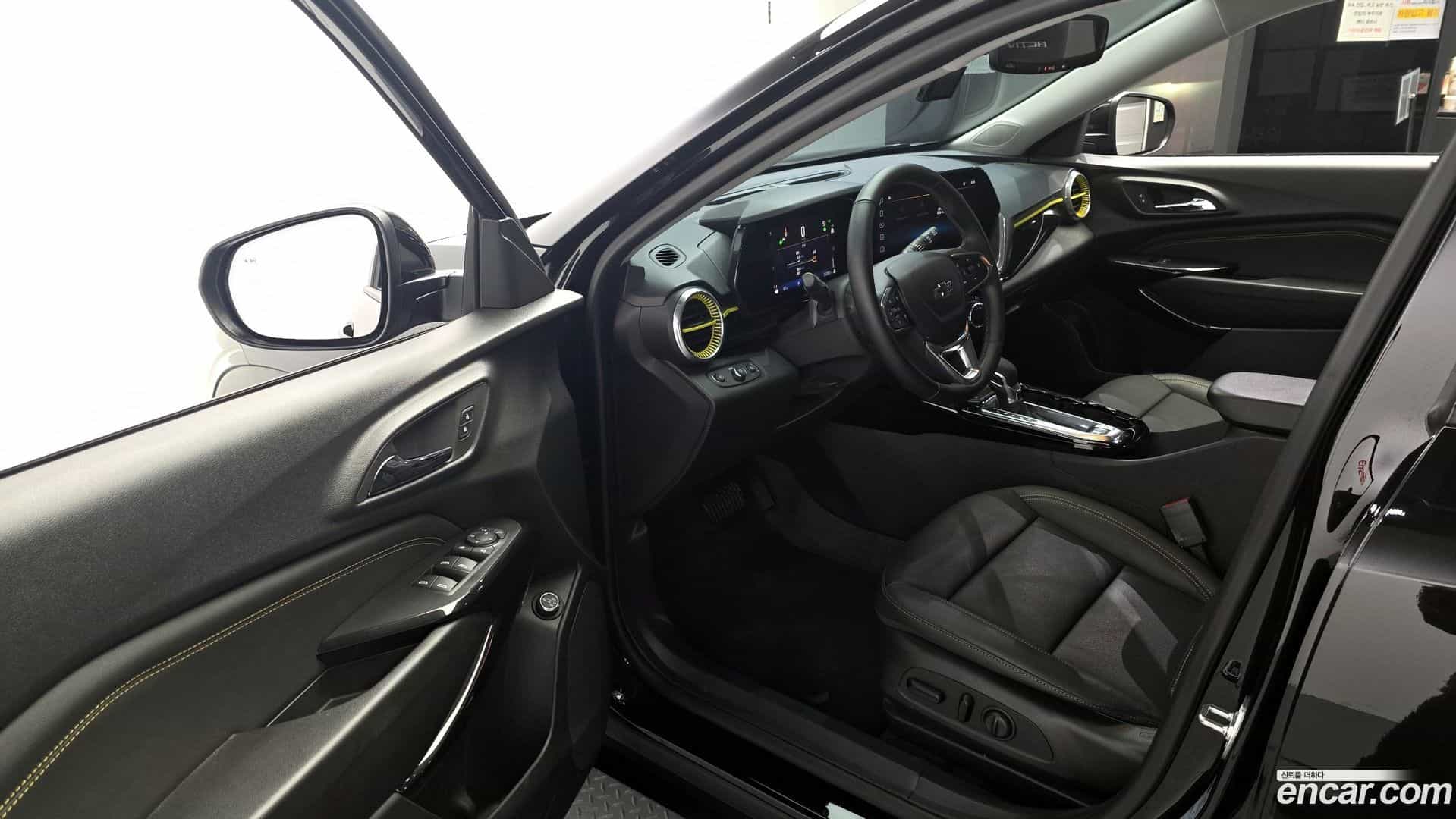 Trax Chevrolet 2023.7-INNER-010