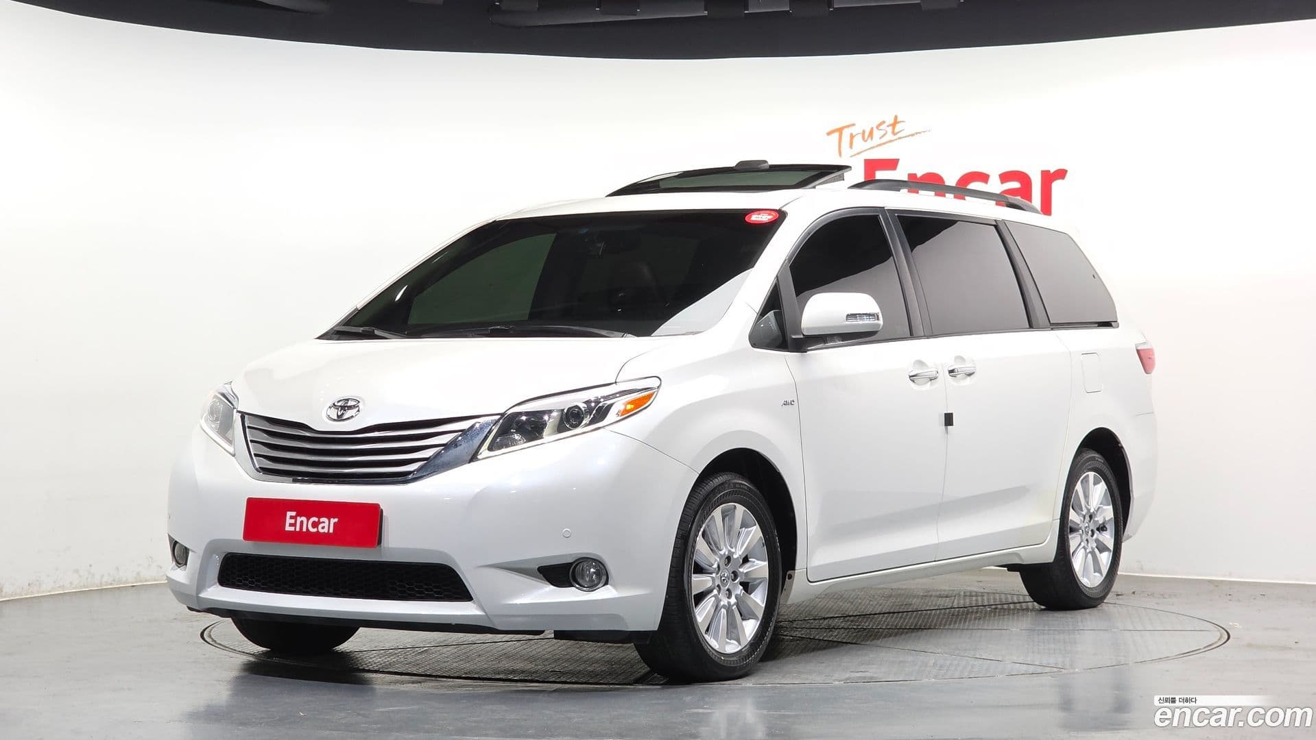 Main__Slider__Photo:Sienna Toyota 2016.5-0