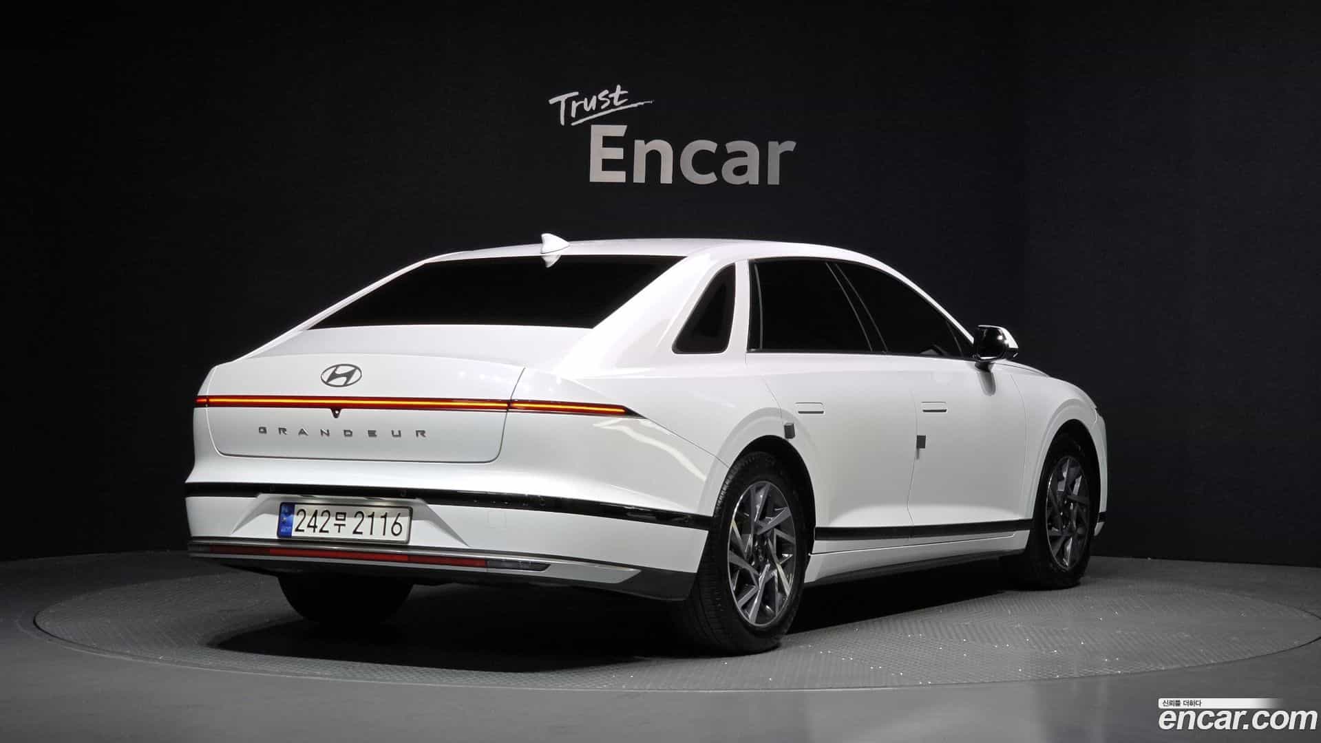 Grandeur Hyundai 2023.3-OUTER-002