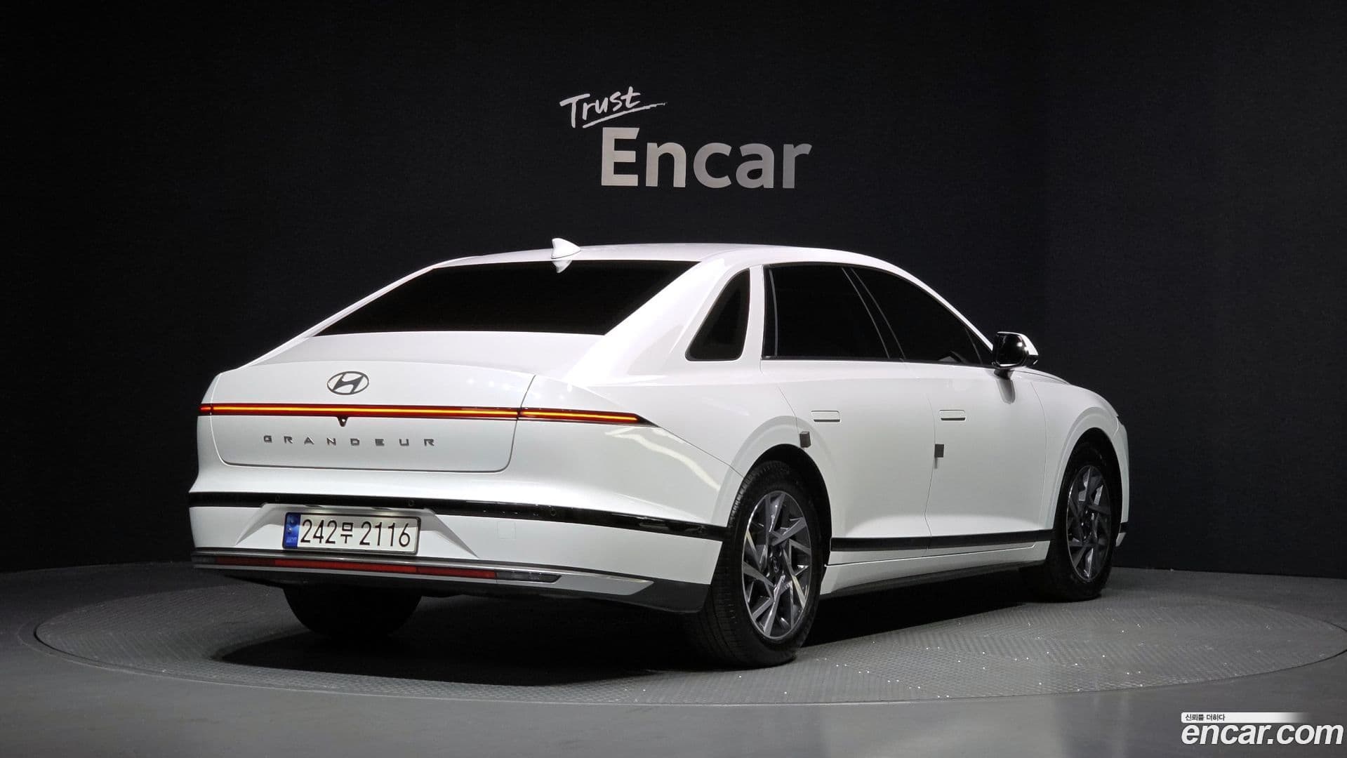Main__Slider__Photo:Grandeur Hyundai 2023.3-1