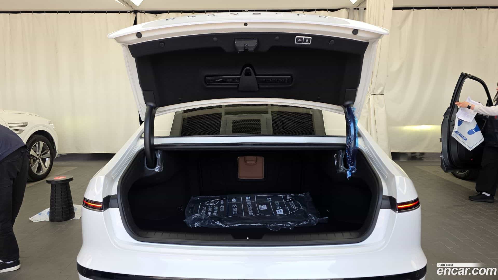 Grandeur Hyundai 2023.3-OPTION-046