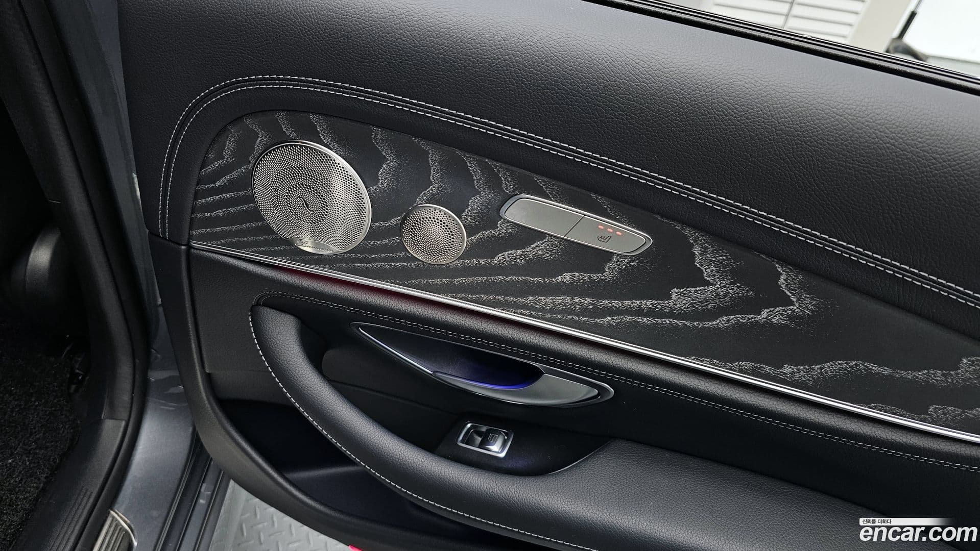 Main__Slider__Photo:E-Class Mercedes-Benz 2023.3-27