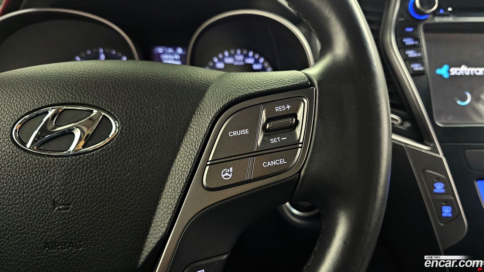 Main__Slider__Photo:Santafe Hyundai 2015.5-16