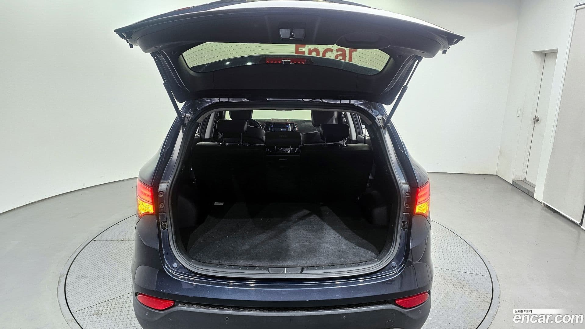 Main__Slider__Photo:Santafe Hyundai 2015.5-17