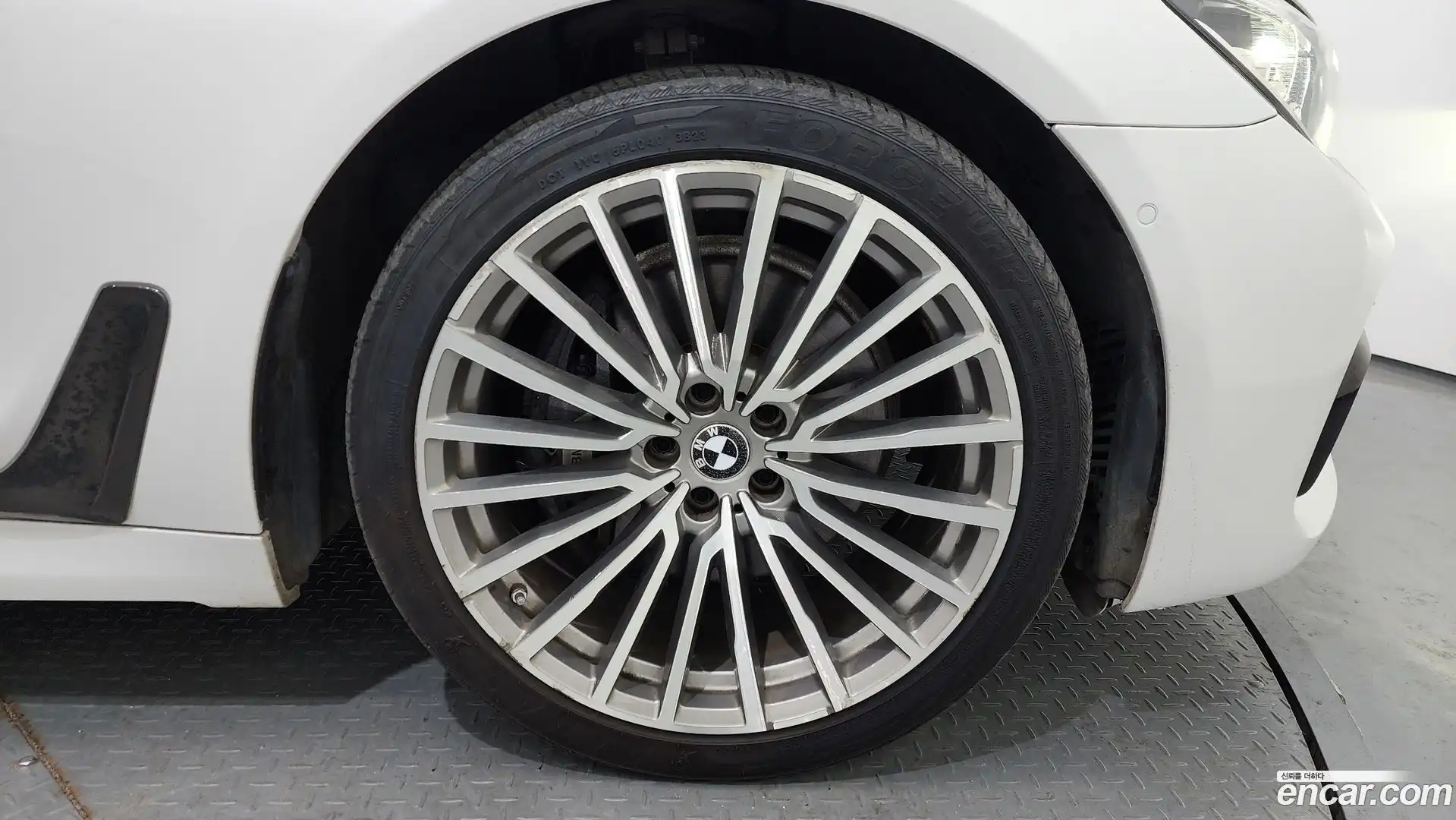 7-Series BMW 2016.7-OUTER-005