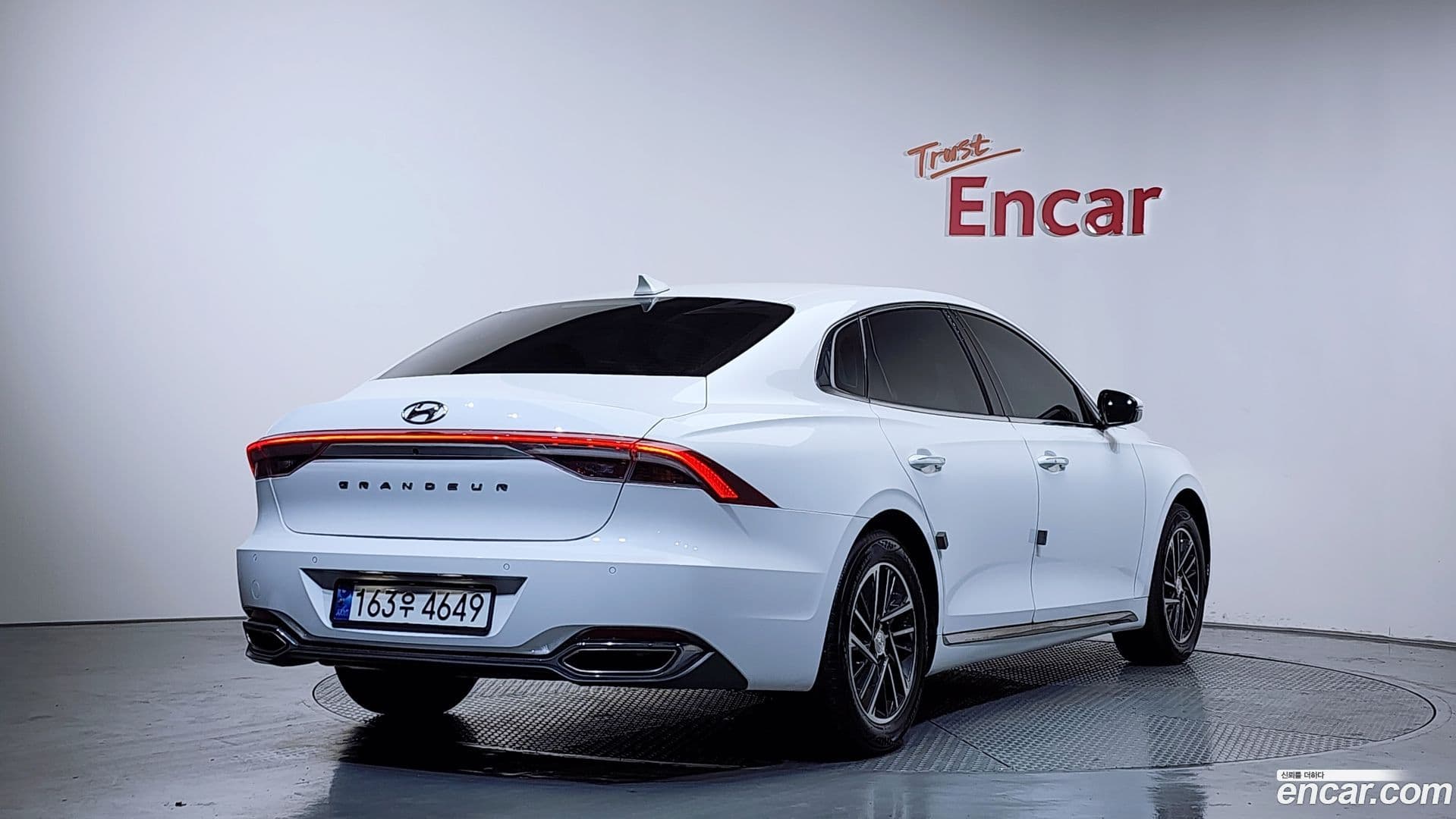 Main__Slider__Photo:Grandeur Hyundai 2022.6-1