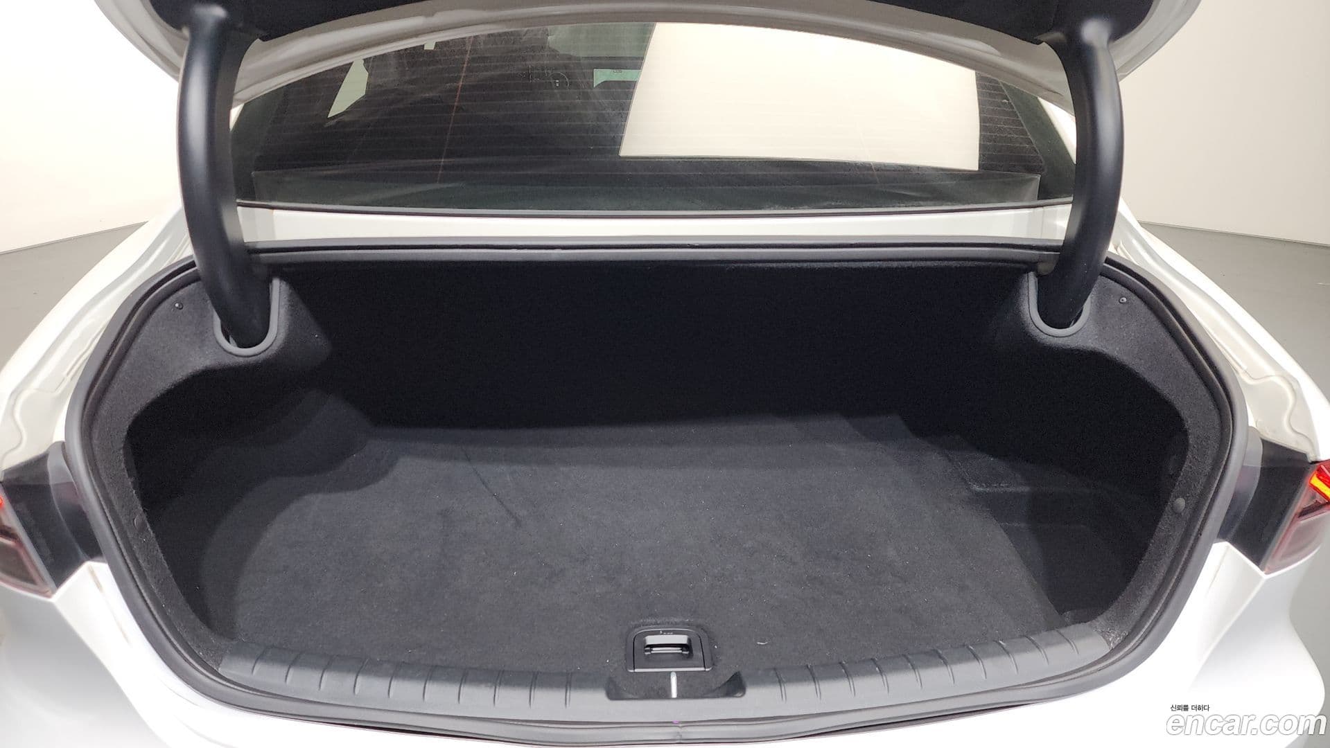 Main__Slider__Photo:Grandeur Hyundai 2022.6-18