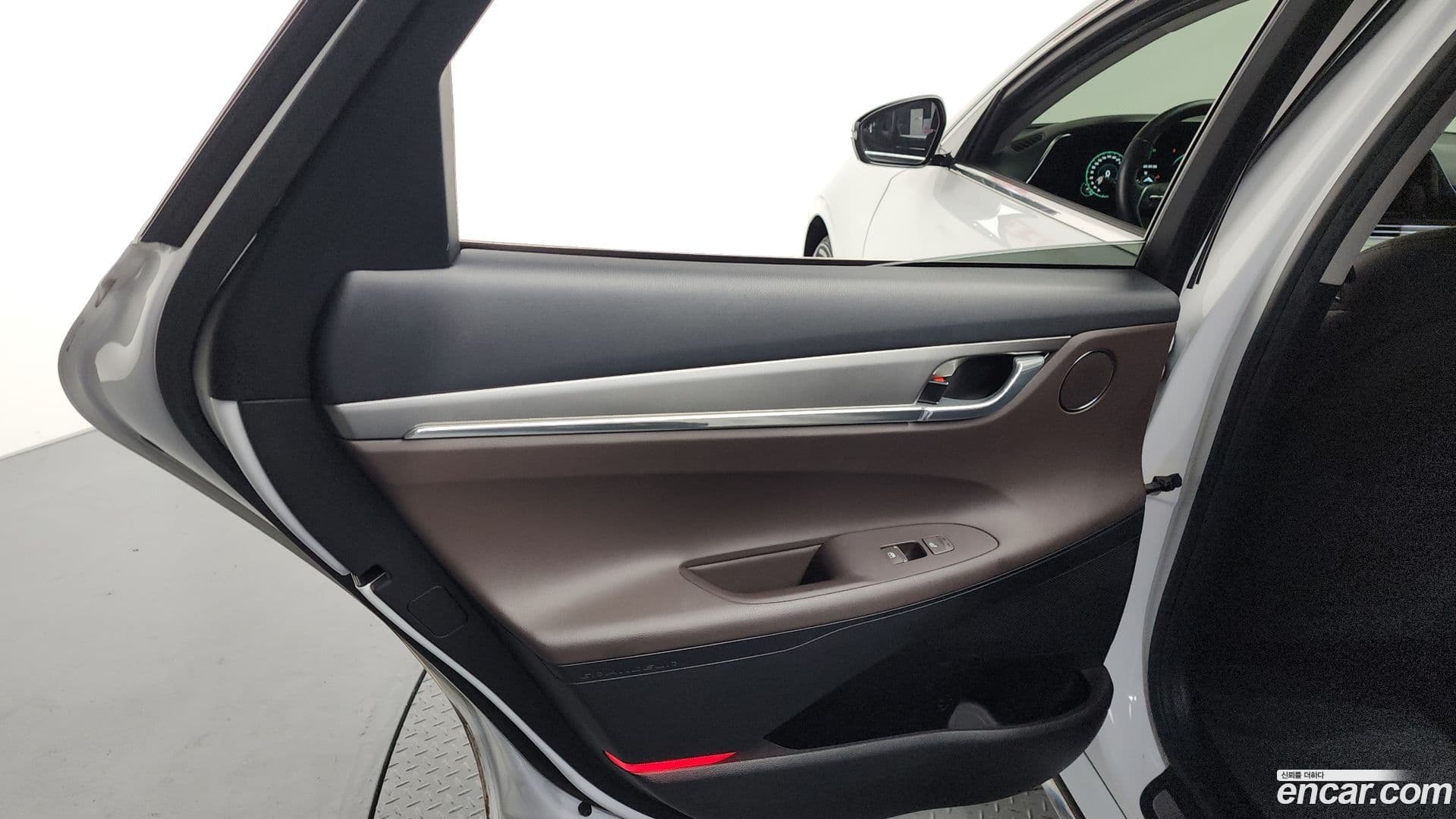 Main__Slider__Photo:Grandeur Hyundai 2022.6-24