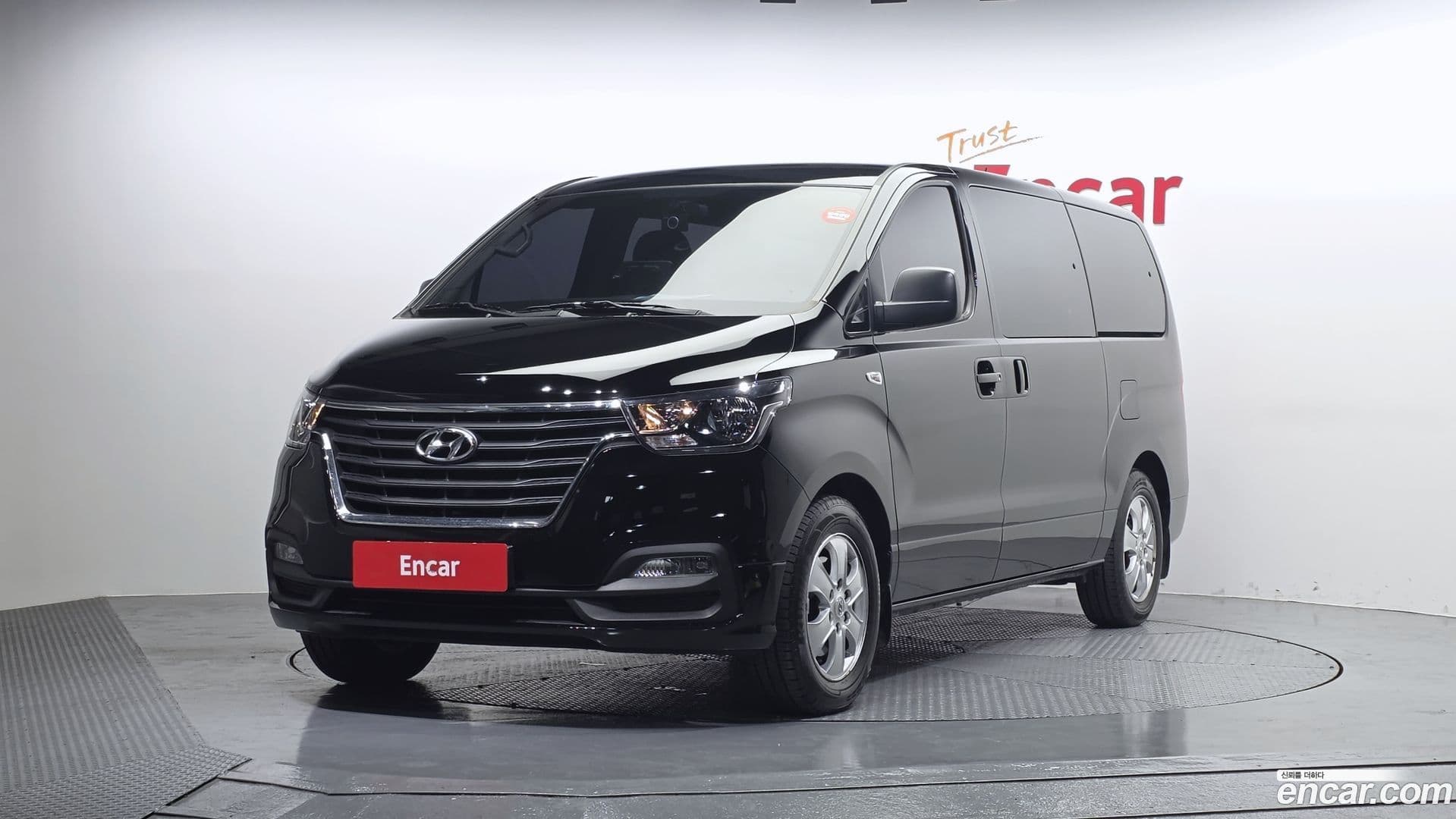 Main__Slider__Photo:Starex Hyundai 2019.8-0