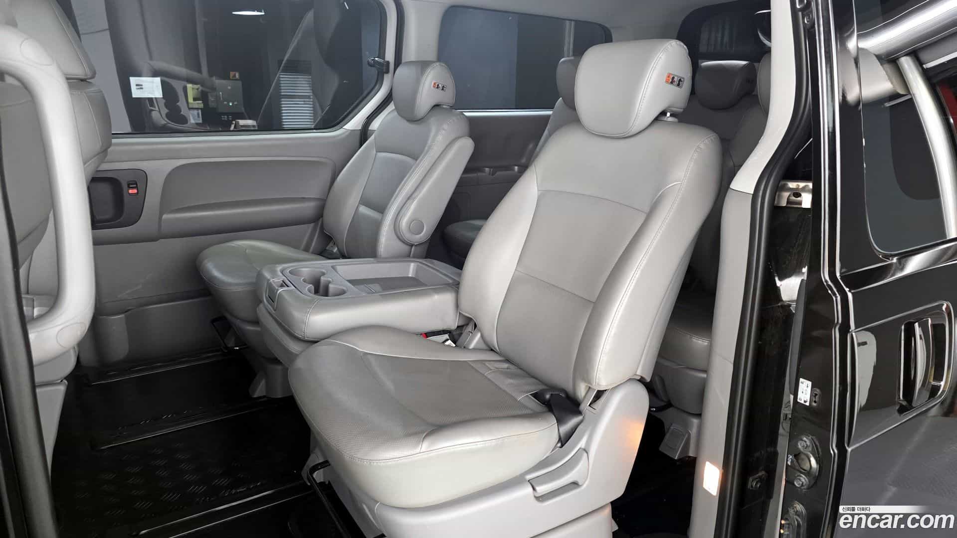 Starex Hyundai 2019.8-OPTION-016
