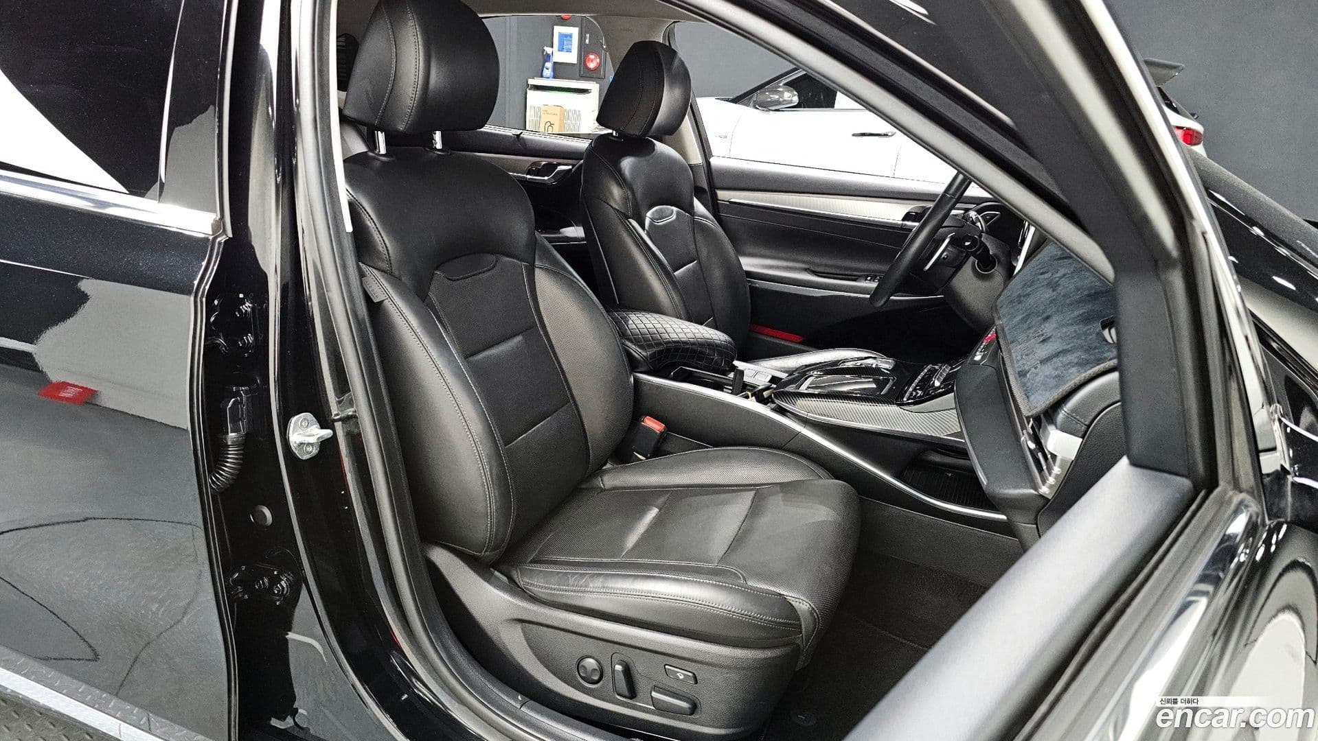 Main__Slider__Photo:Grandeur Hyundai 2021.4-9