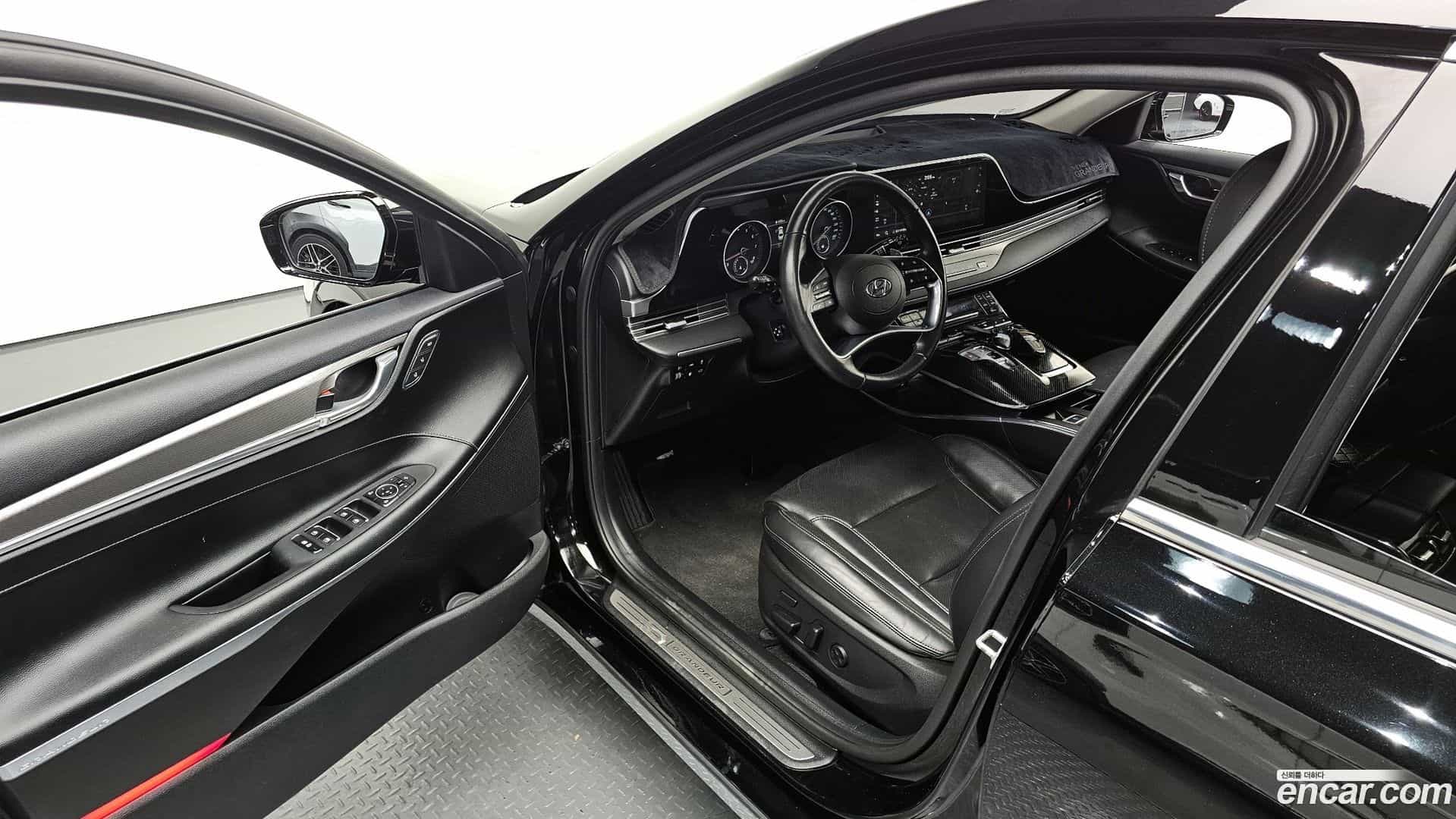 Grandeur Hyundai 2021.4-OPTION-015